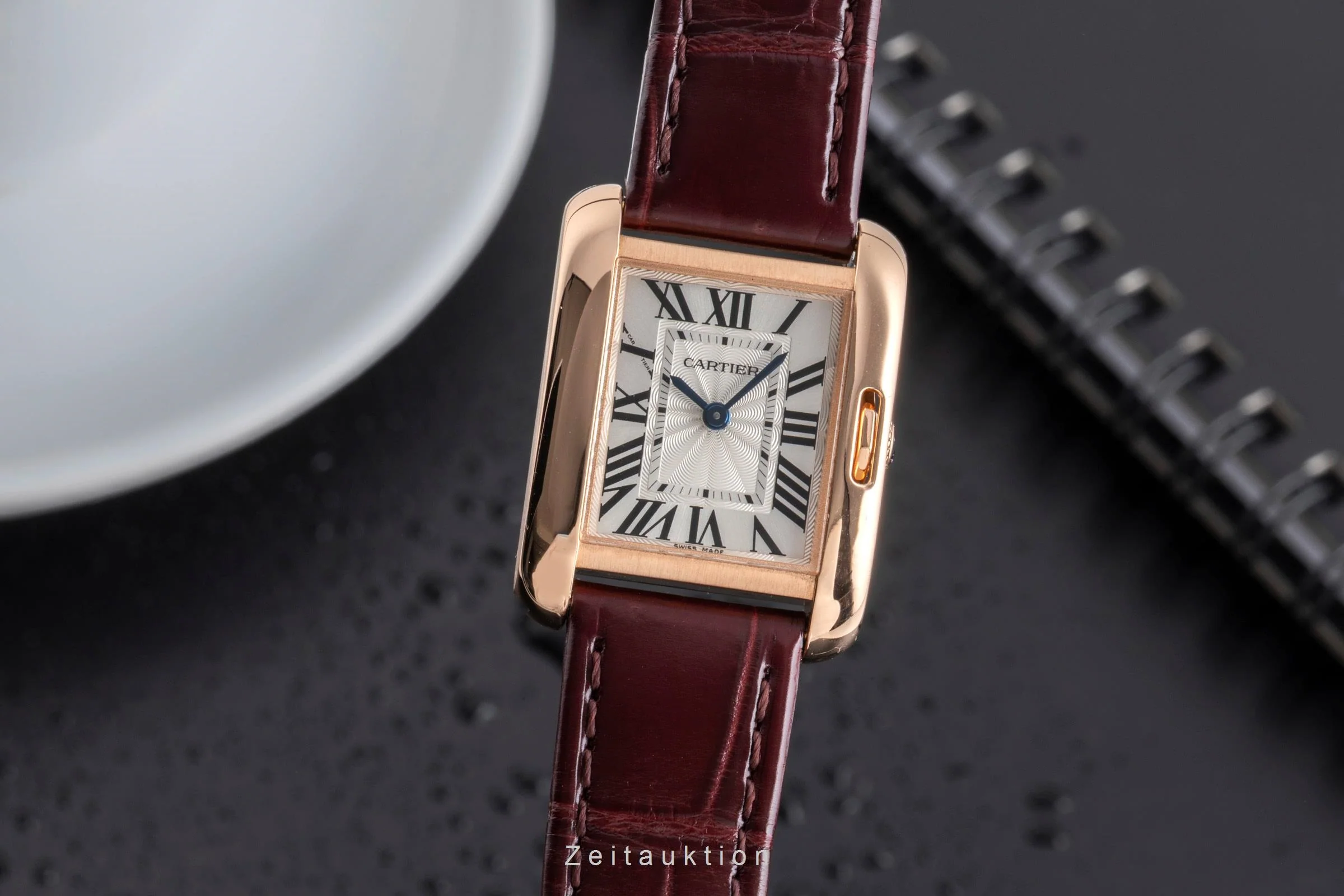 Cartier Tank 18 ct red gold quartz women's watch W5310027  [2502639] - Image 2