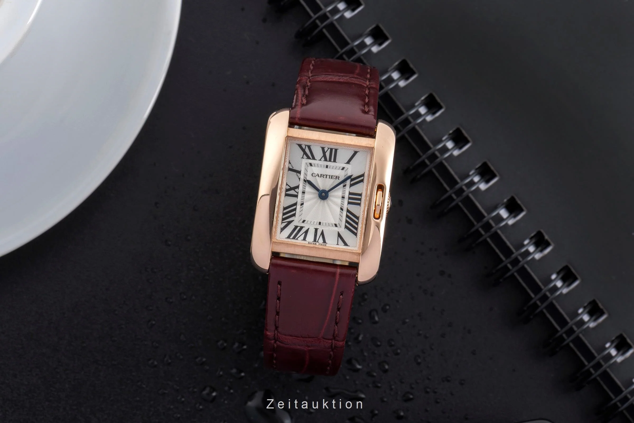 Cartier Tank 18 ct red gold quartz women's watch W5310027  [2502639] - Image 4