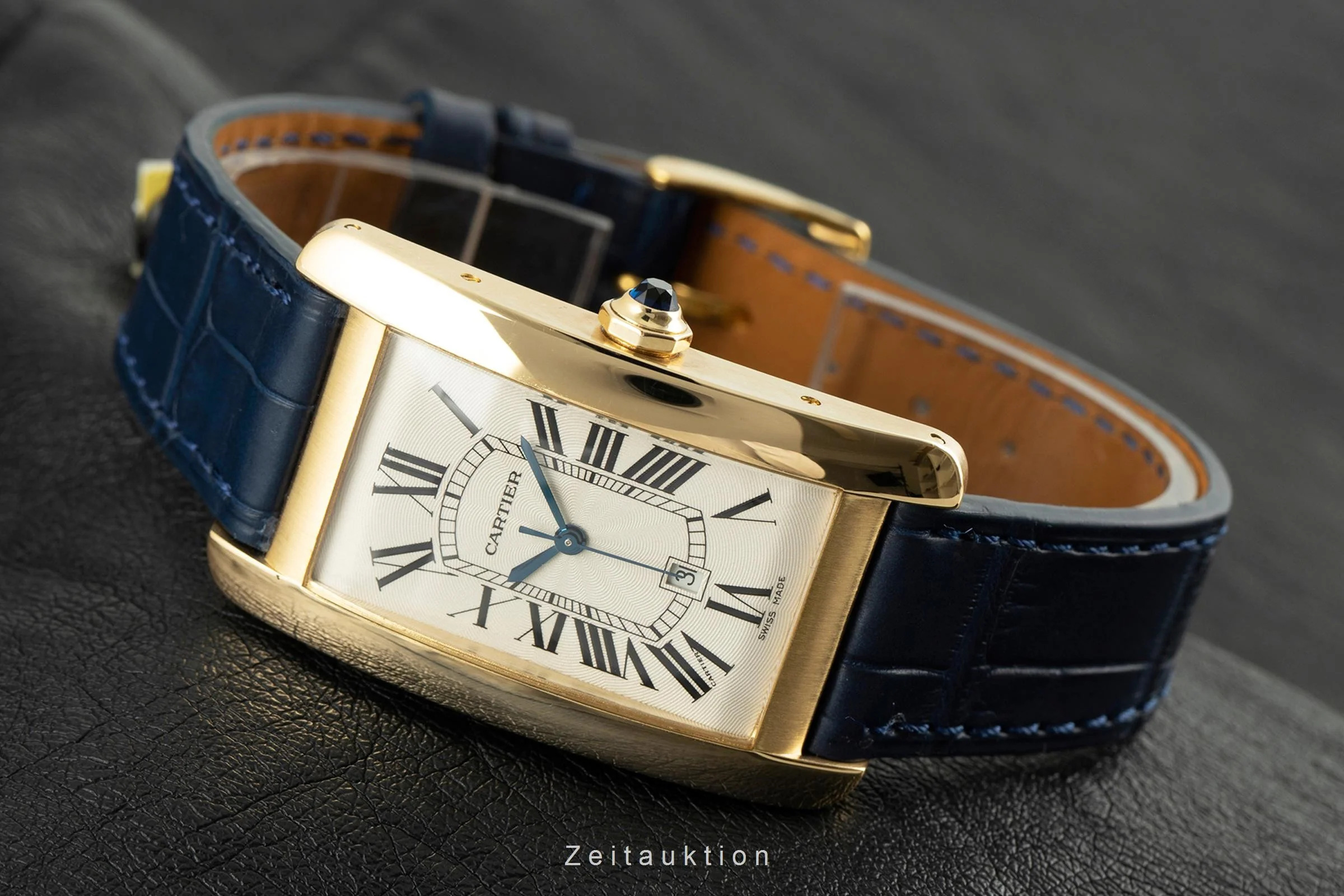 Cartier Tank Américaine 18 ct gold automatic men's watch 1740  [2107365] - Image 3