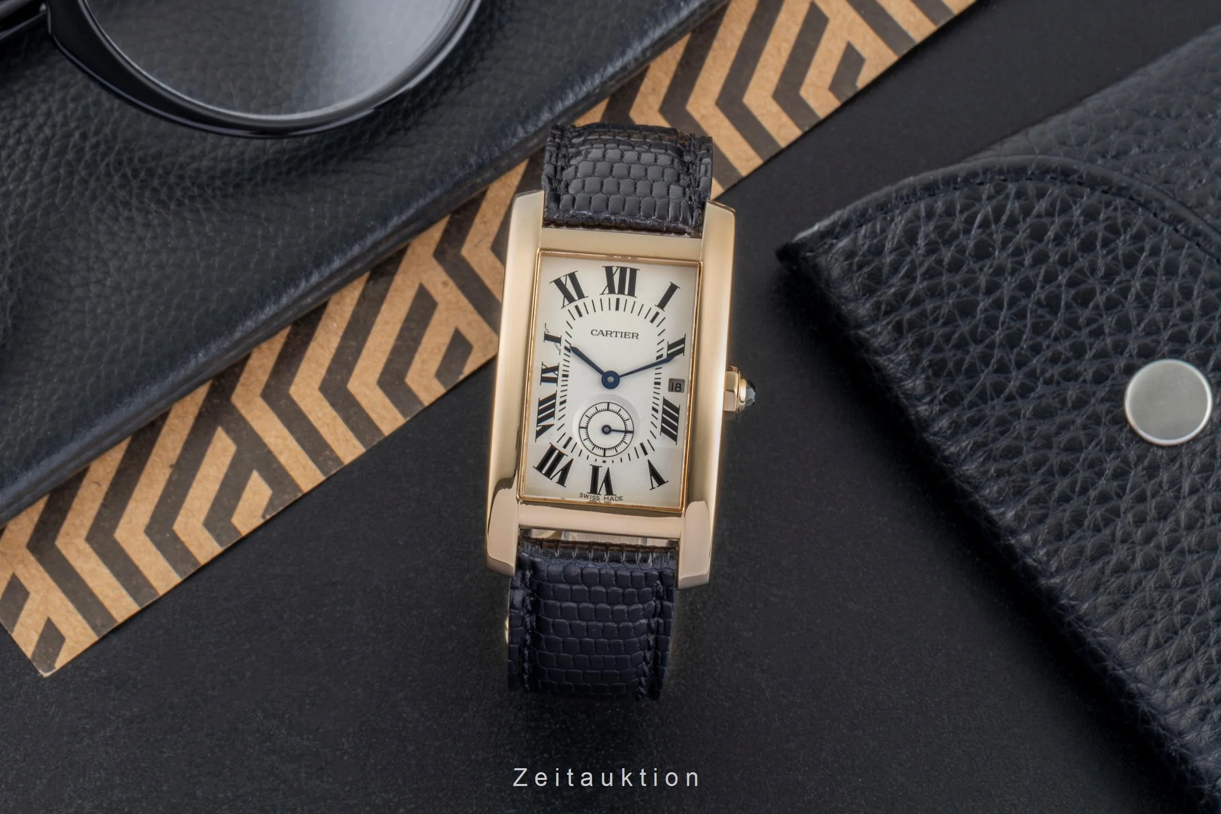 Cartier Tank Américaine 18 ct gold quartz men's watch 8012905  [2504080] - Image 4