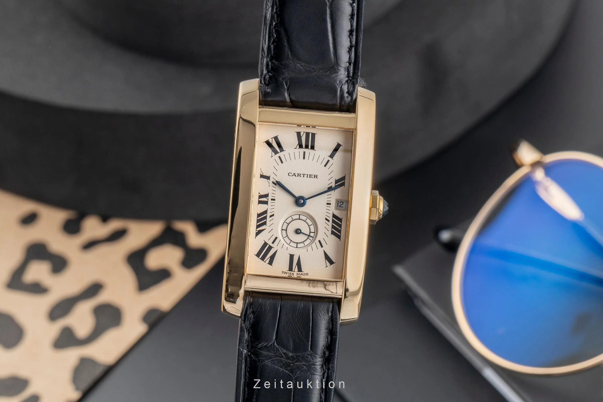 Cartier Tank Américaine 18 ct gold quartz men's watch W2600951, 8012905  [2504068] - Image 2