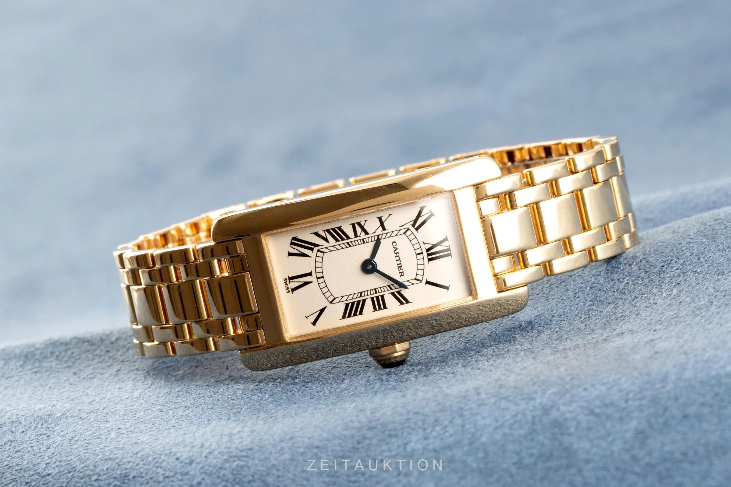 Cartier Tank Américaine 18 ct gold quartz women's watch 1710  [2103791] - Image 2