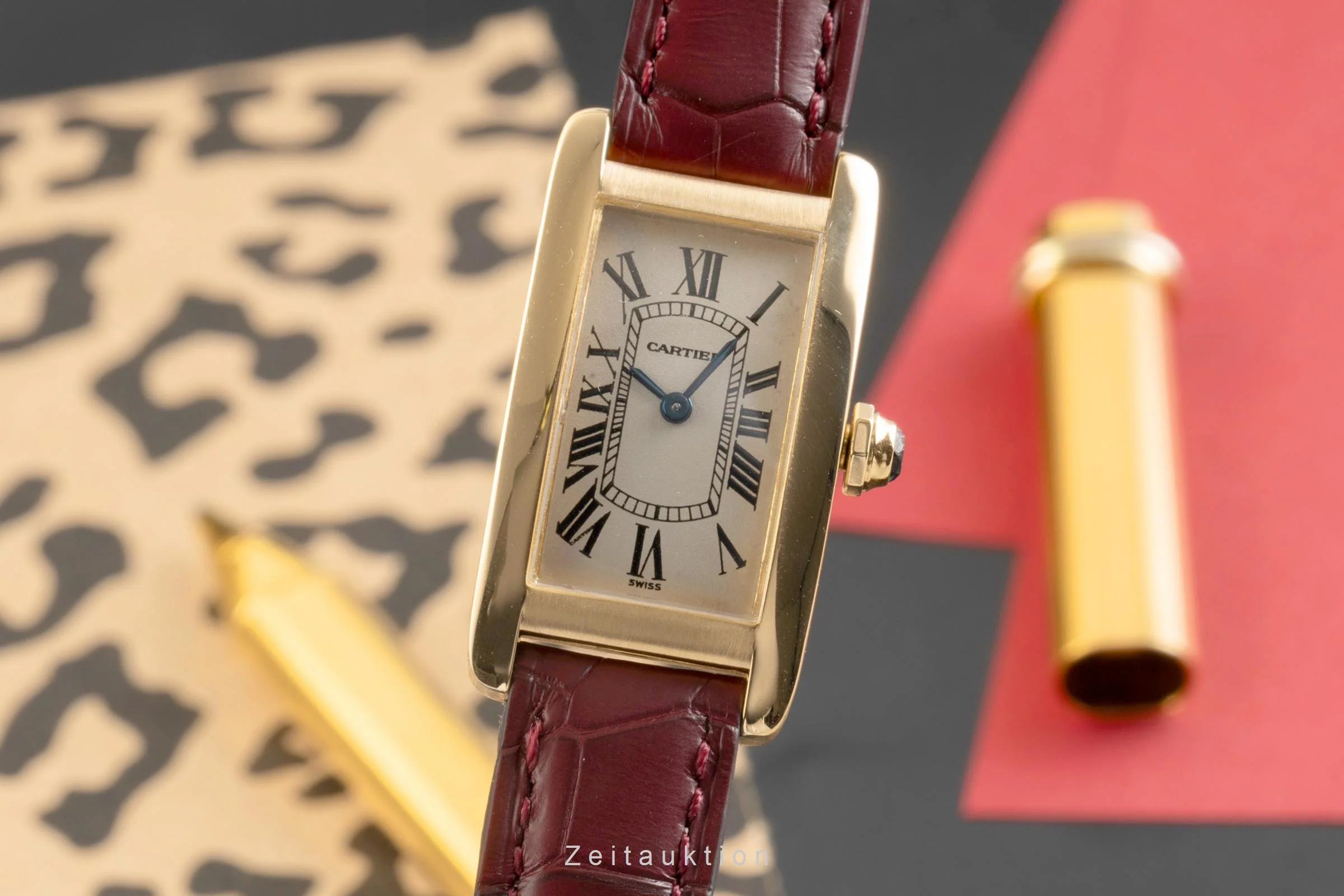 Cartier Tank Américaine 18 ct gold quartz women's watch W2601556, 1710  [2504040] - Image 2