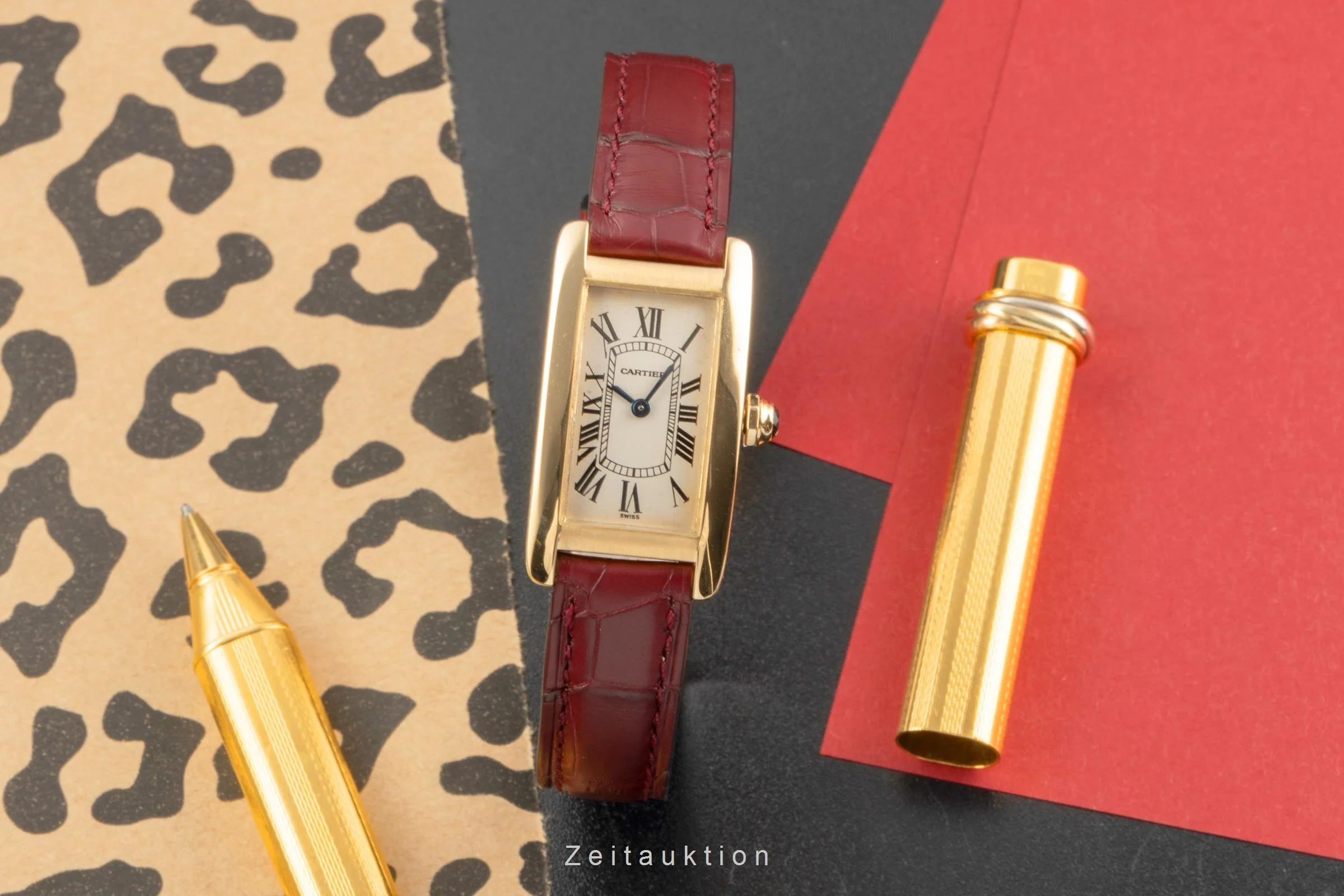 Cartier Tank Américaine 18 ct gold quartz women's watch W2601556, 1710  [2504040] - Image 4