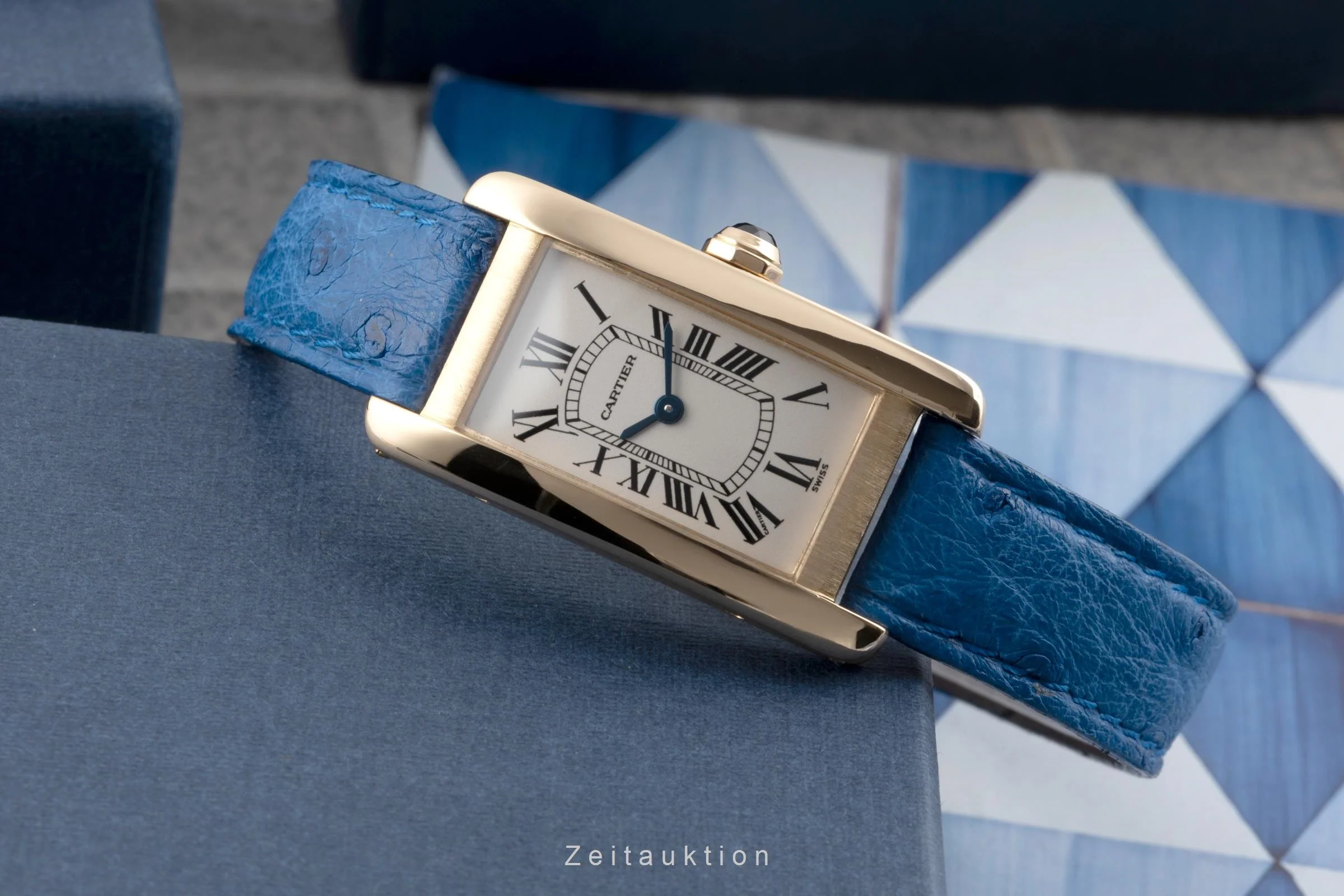Cartier Tank Américaine 18 ct gold quartz women's watch W2601556  [2506346] - Image 3