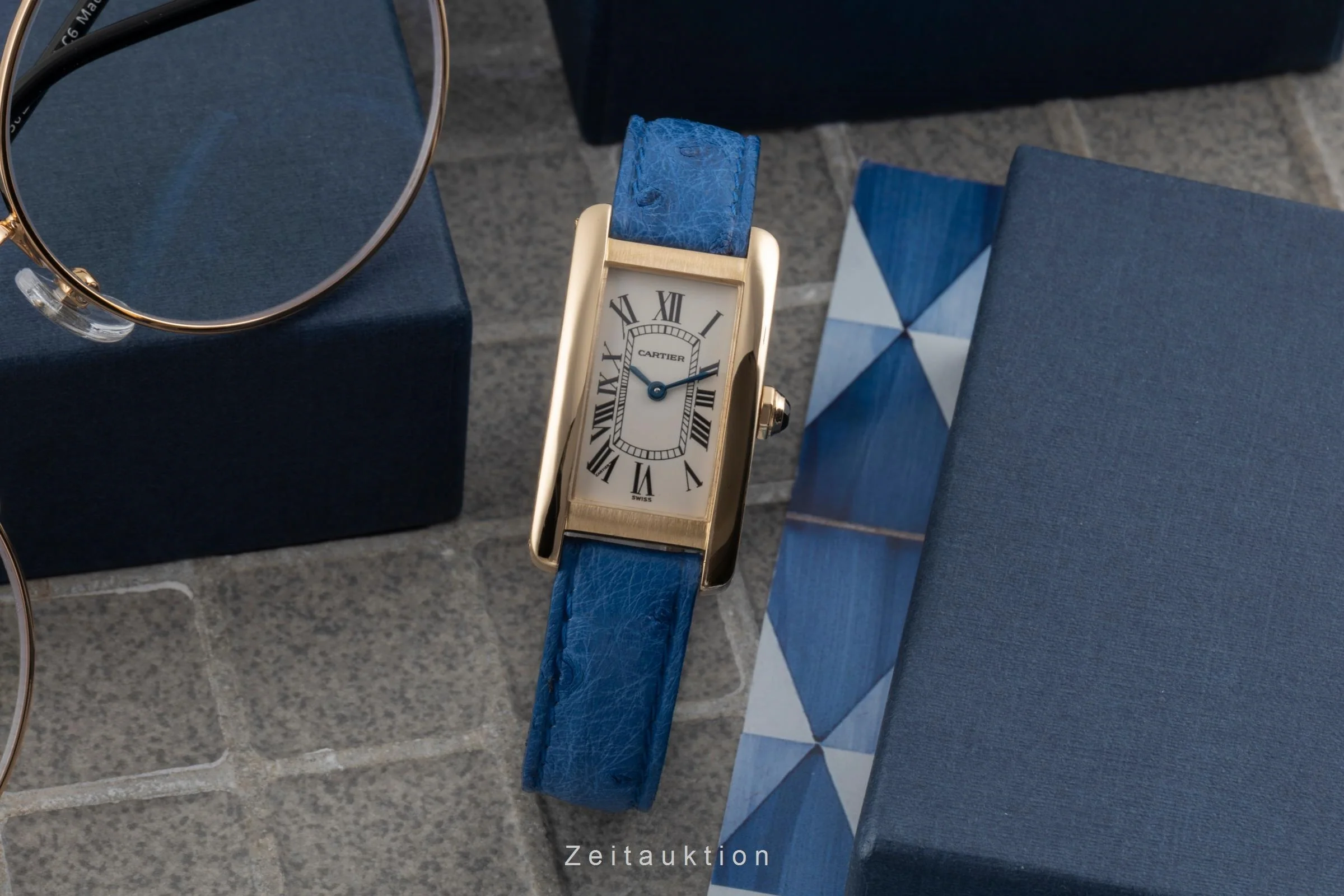 Cartier Tank Américaine 18 ct gold quartz women's watch W2601556  [2506346] - Image 4