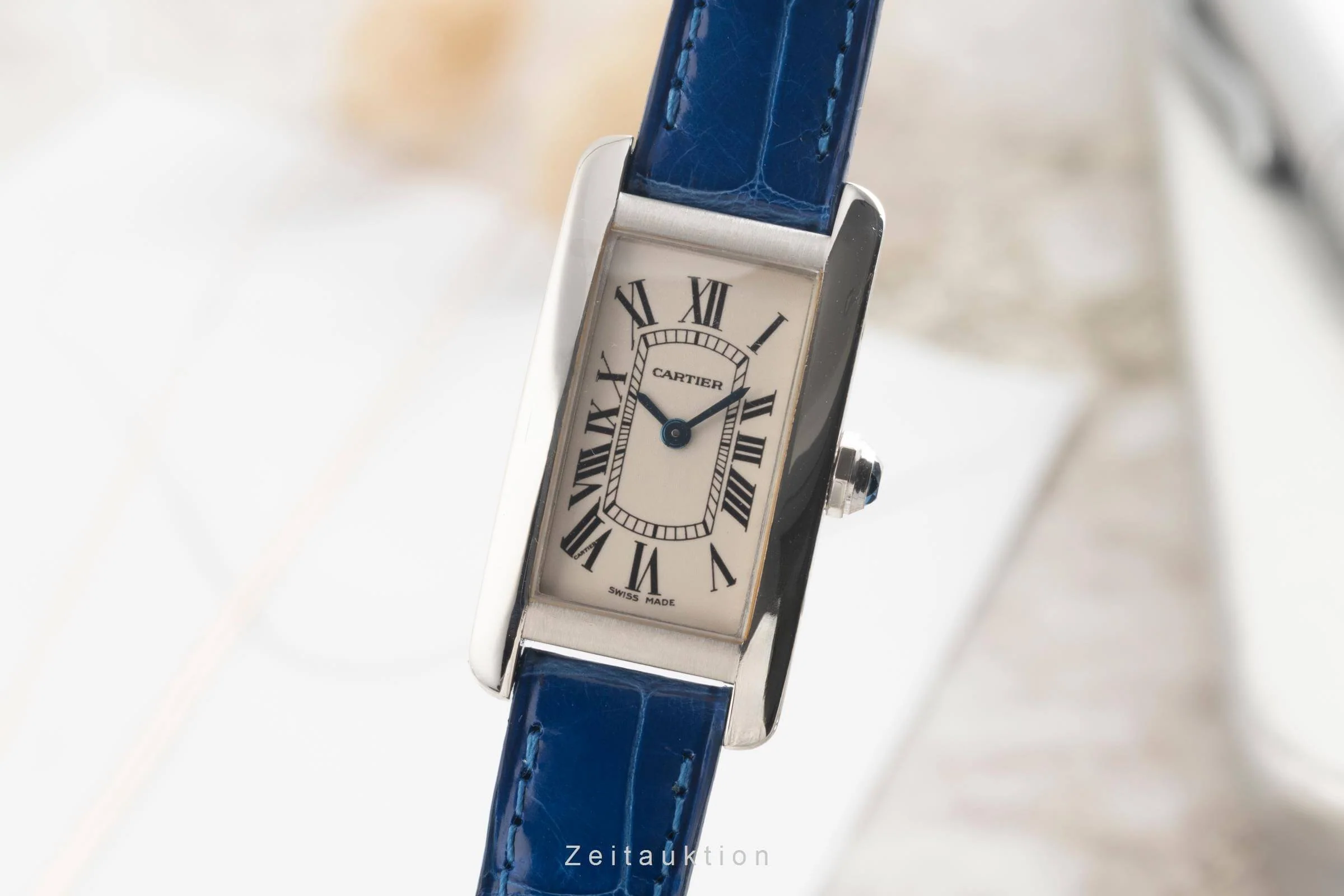 Cartier Tank Américaine 18 ct white gold quartz women's watch W26019L4 LP: 12400EUR  [2501306] - Image 2