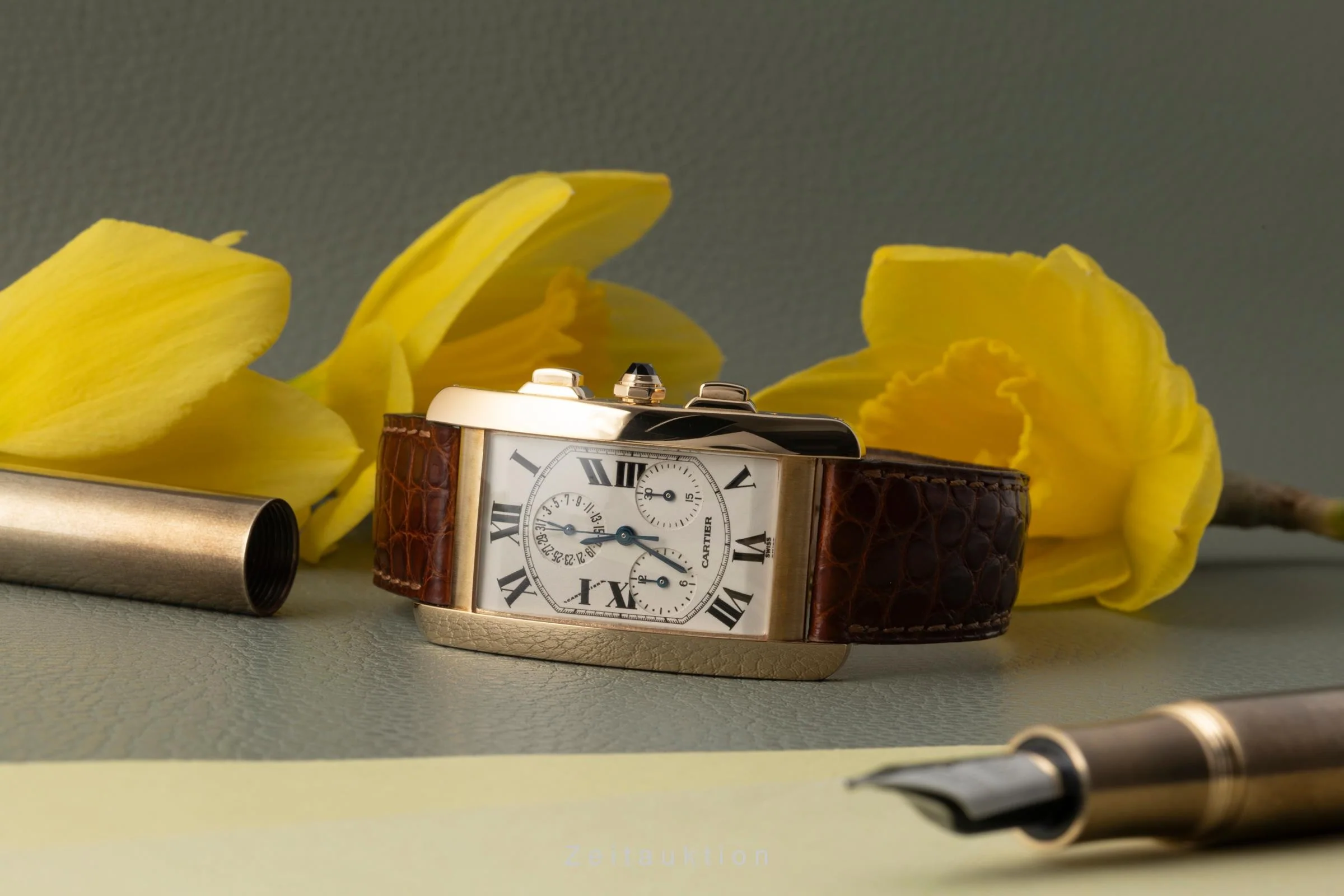 Cartier Tank Américaine chronograph 18 ct gold quartz men's watch W2601156, 1730  [2400299] - Image 3