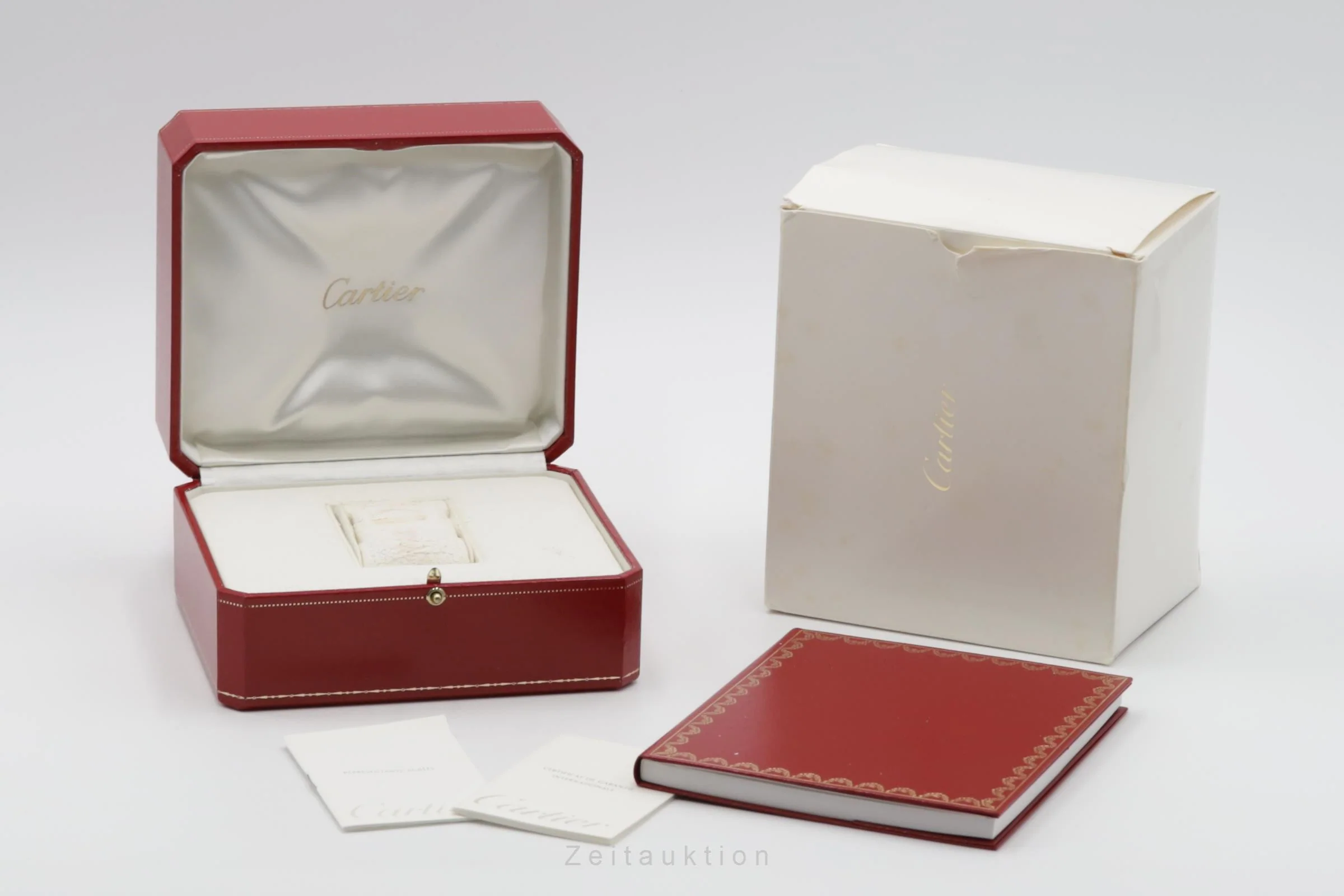 Cartier Tank Américaine chronograph 18 ct gold quartz men's watch W2601156, 1730  [2400299] - Image 8