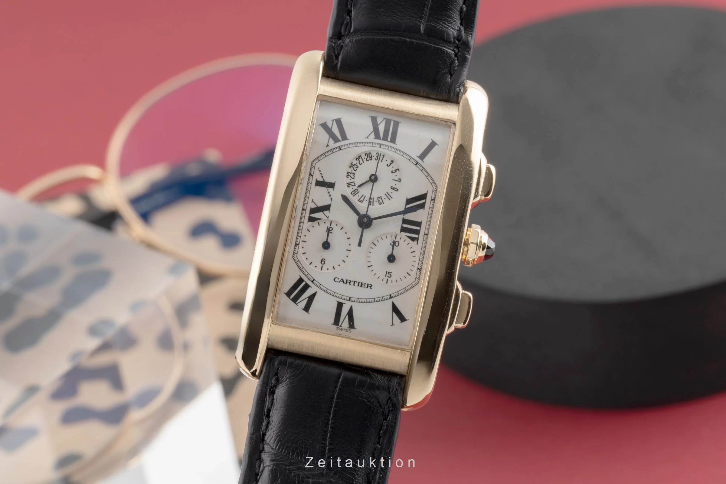 Cartier Tank Américaine chronograph 18 ct gold quartz men's watch W2601156  [2504041] - Image 2