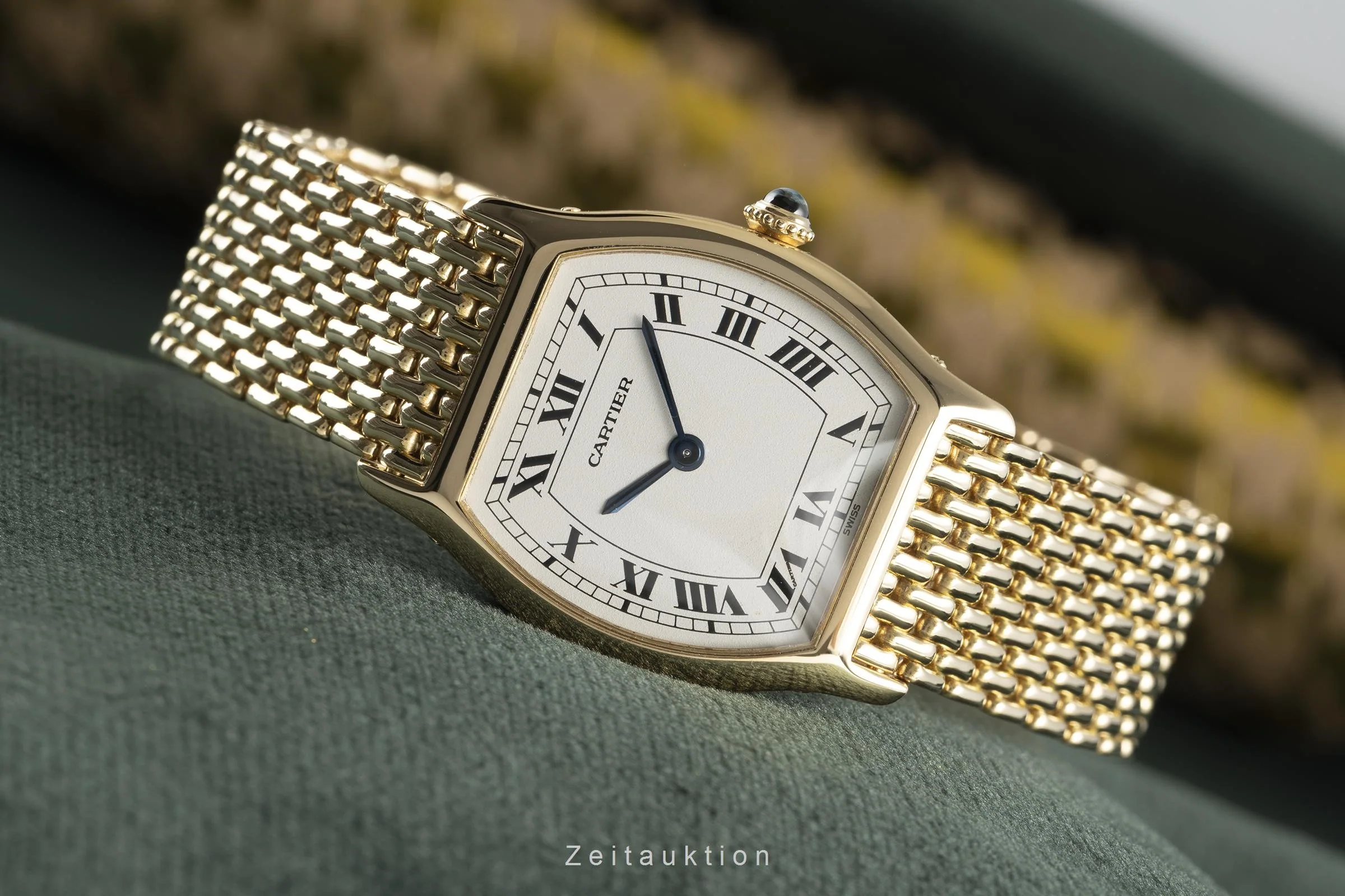Cartier Tortue 18 ct gold manual winding women's watch 96069  [2109965] - Image 2