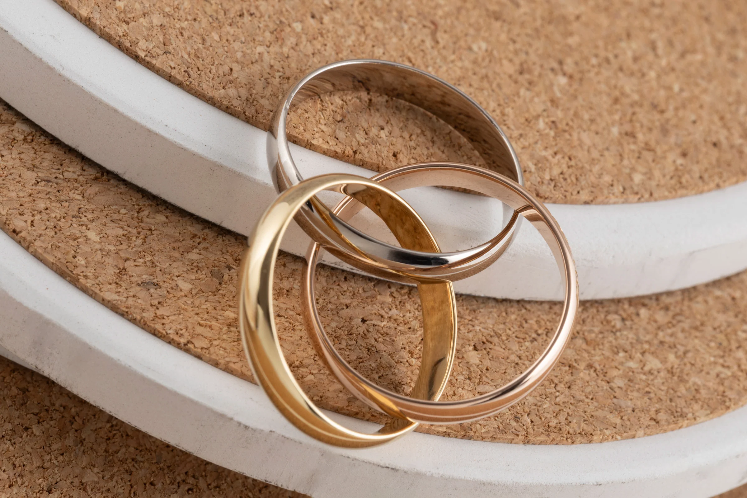 Cartier Trinty Ring 18k white gold rose gold yellow gold size 52 box and papers RP: €2360,- [KL25996] - Image 4