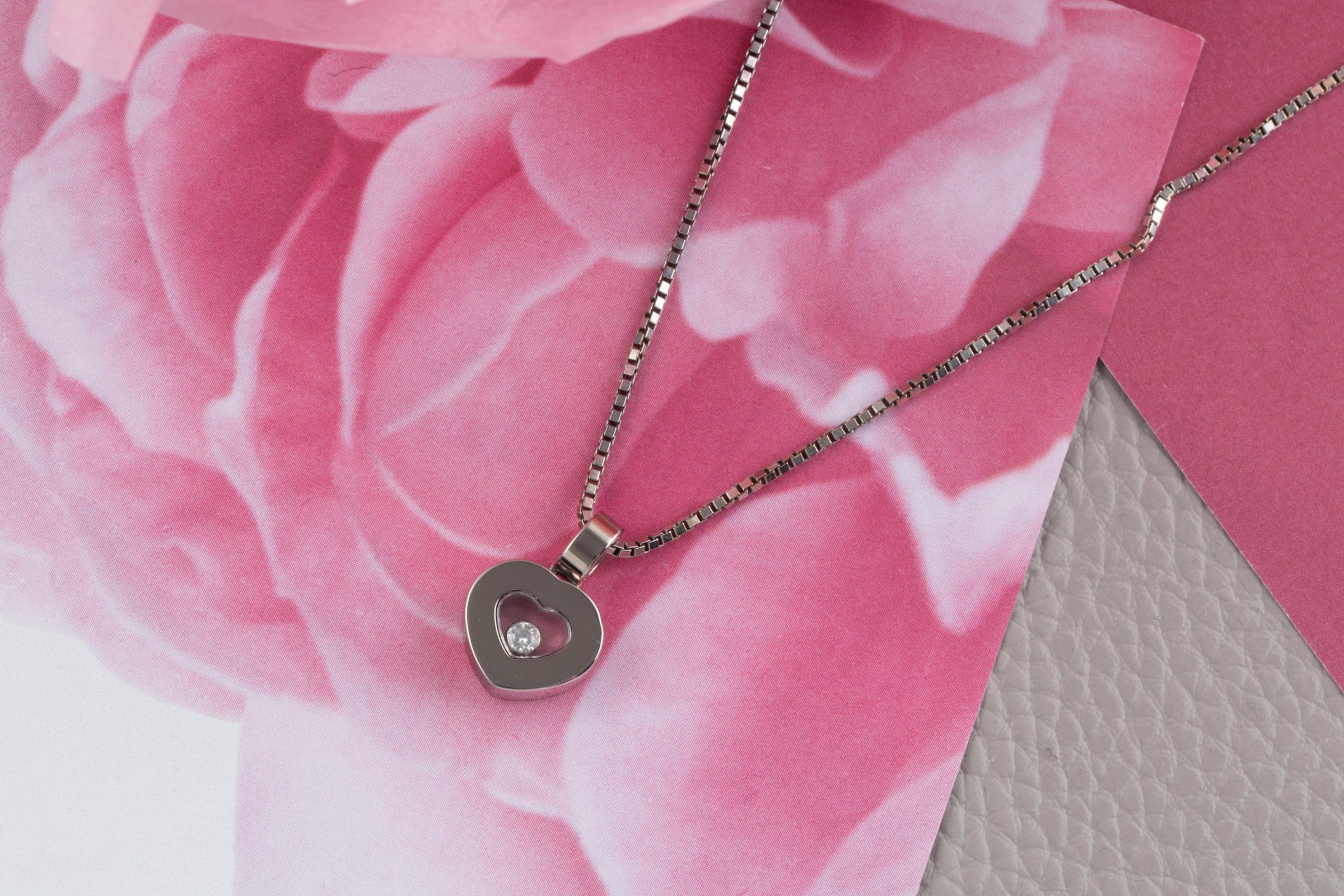 Chopard Happy Heaths Diamonds pendant 18k white gold 79/2897-20 retail price: 2080,- €[KL26001] - Image 3