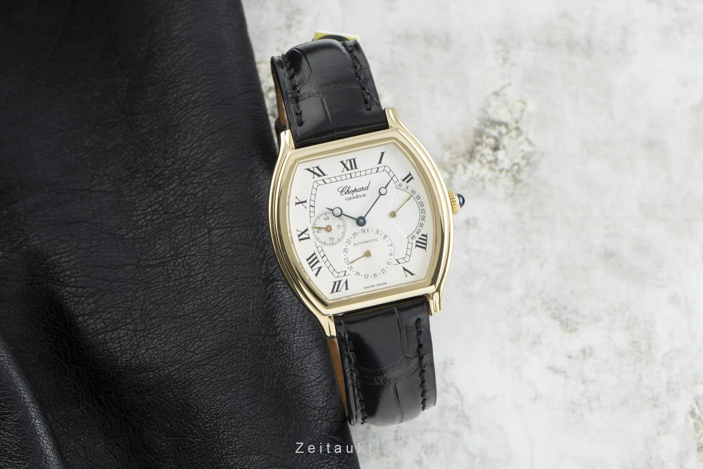 Chopard Tonneau 18 ct gold automatic men's watch 2248  [2108831] - Image 2