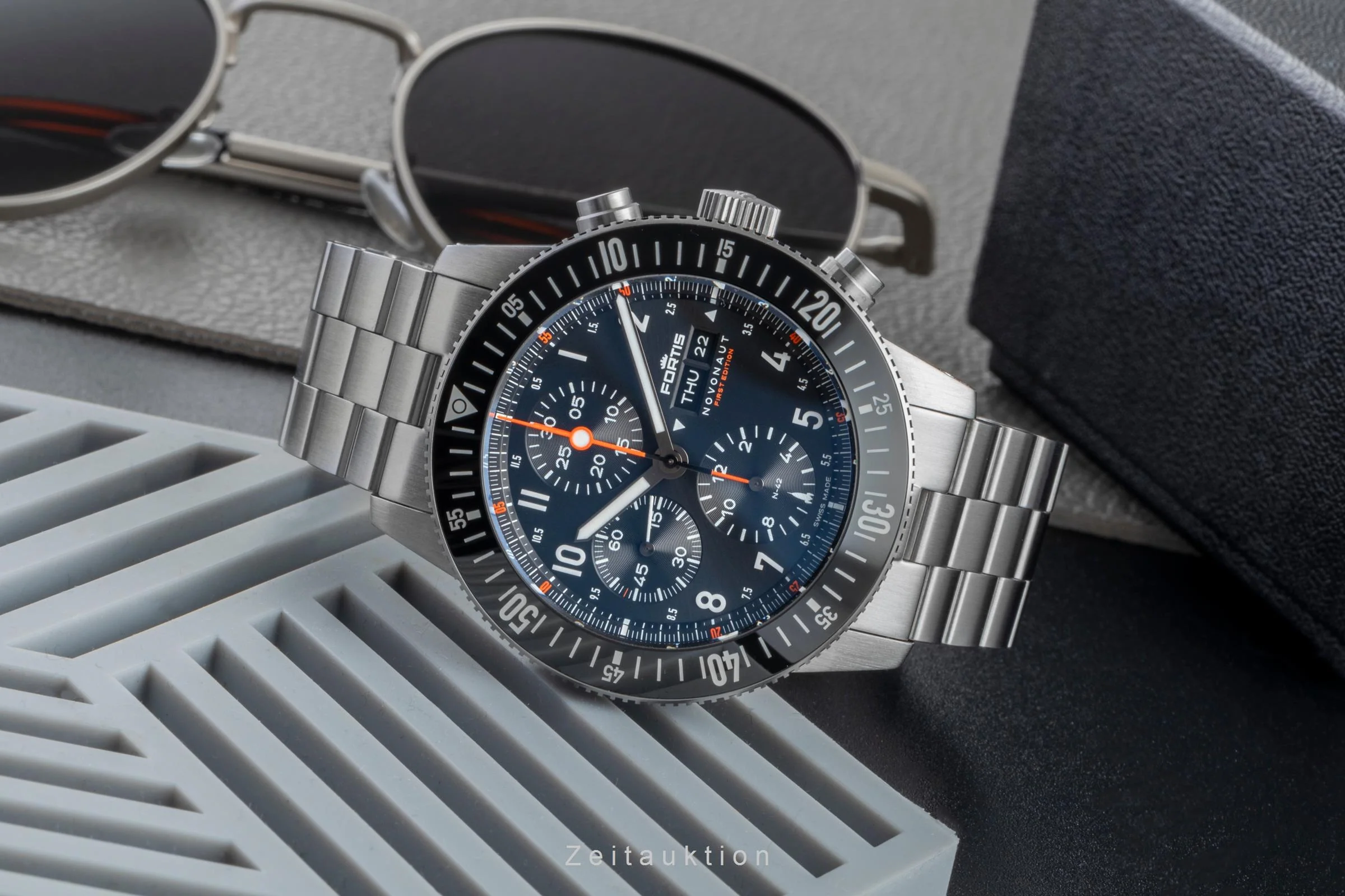 Fortis chronograph steel automatic men's watch F2040010  FW32316733 Limited  [2600168] - Image 3