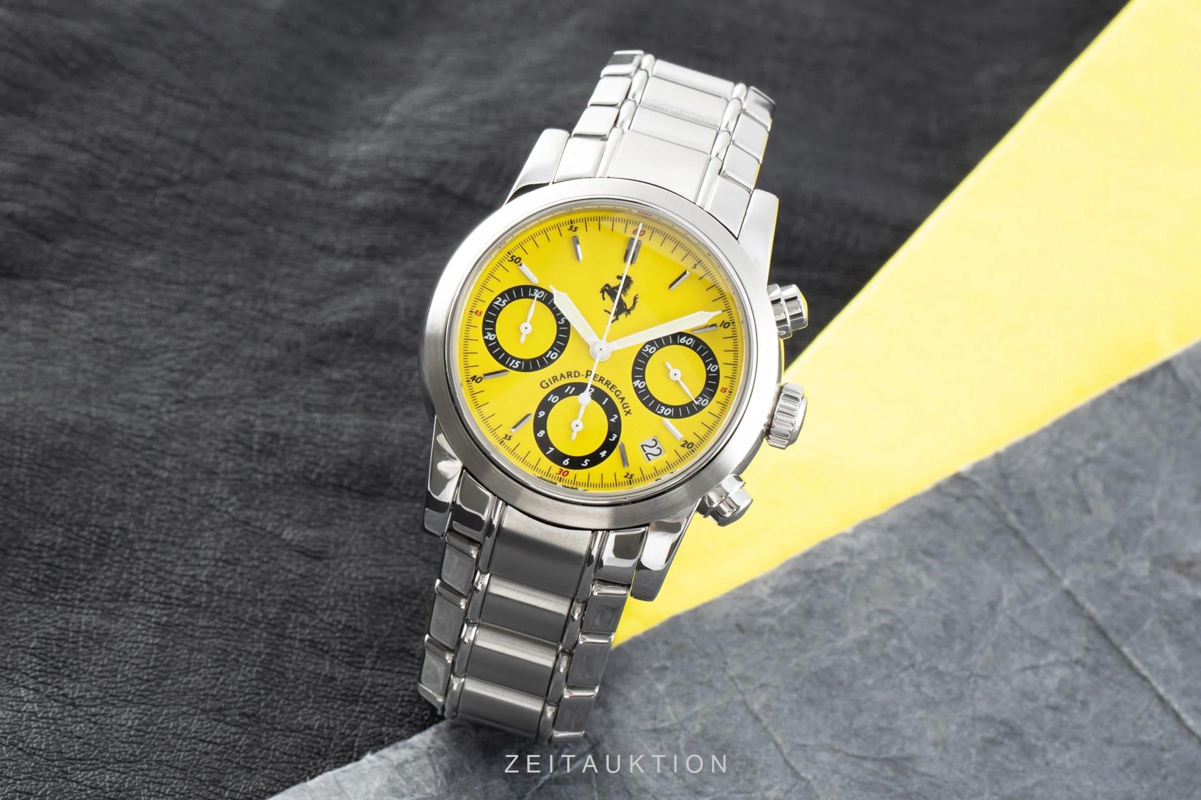 Girard Perregaux Ferrari chronograph steel automatic men's watch 8020  [2106179] - Image 3