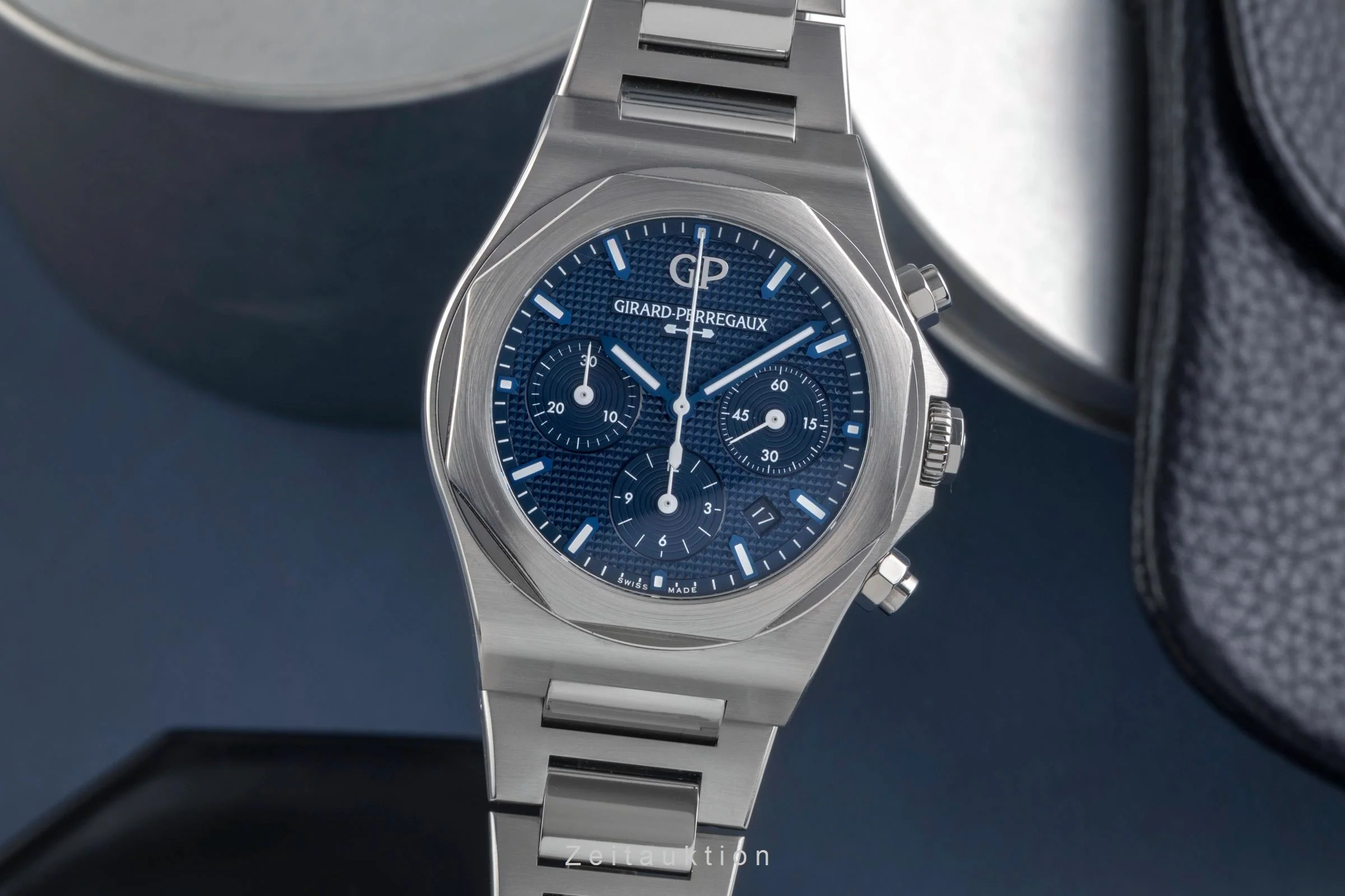 Girard Perregaux Laureato chronograph steel automatic men's watch 81020-11-431-11A	 LP: 19600EUR  [2502939] - Image 2