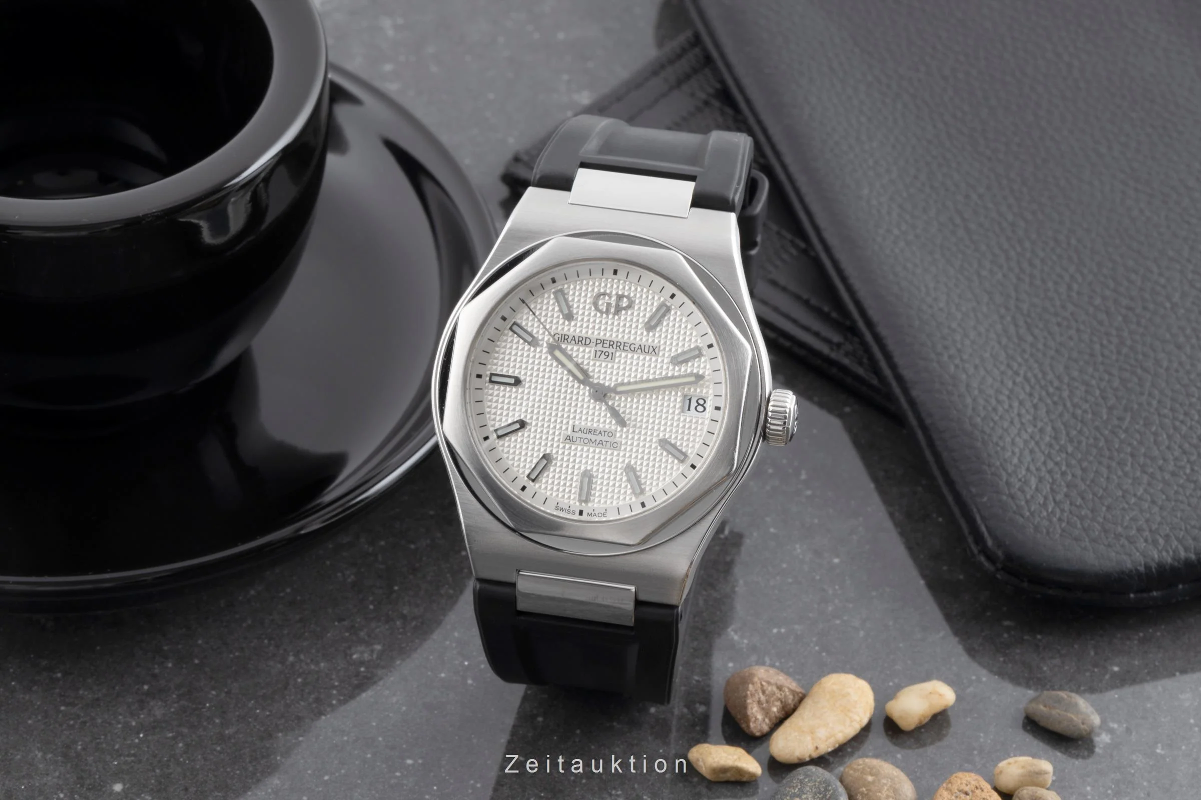 Girard Perregaux Laureato steel automatic men's watch 81010-11-131-BB6A  [2503807] - Image 4