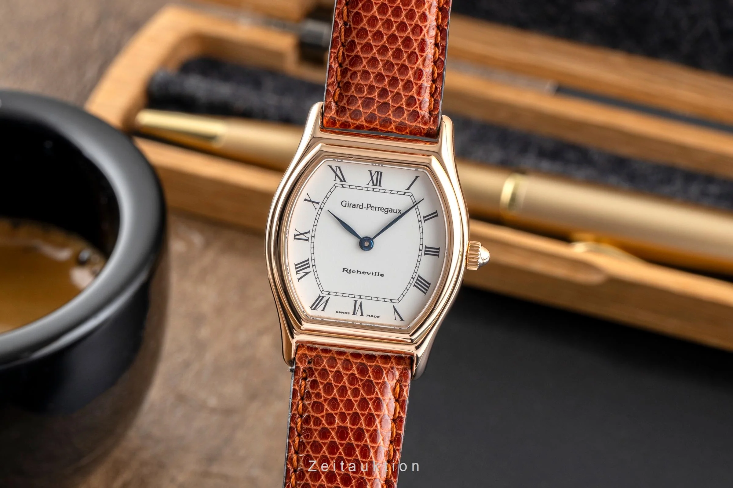 Girard Perregaux Richeville 18 ct red gold quartz women's watch 2600  [2503038] - Image 2