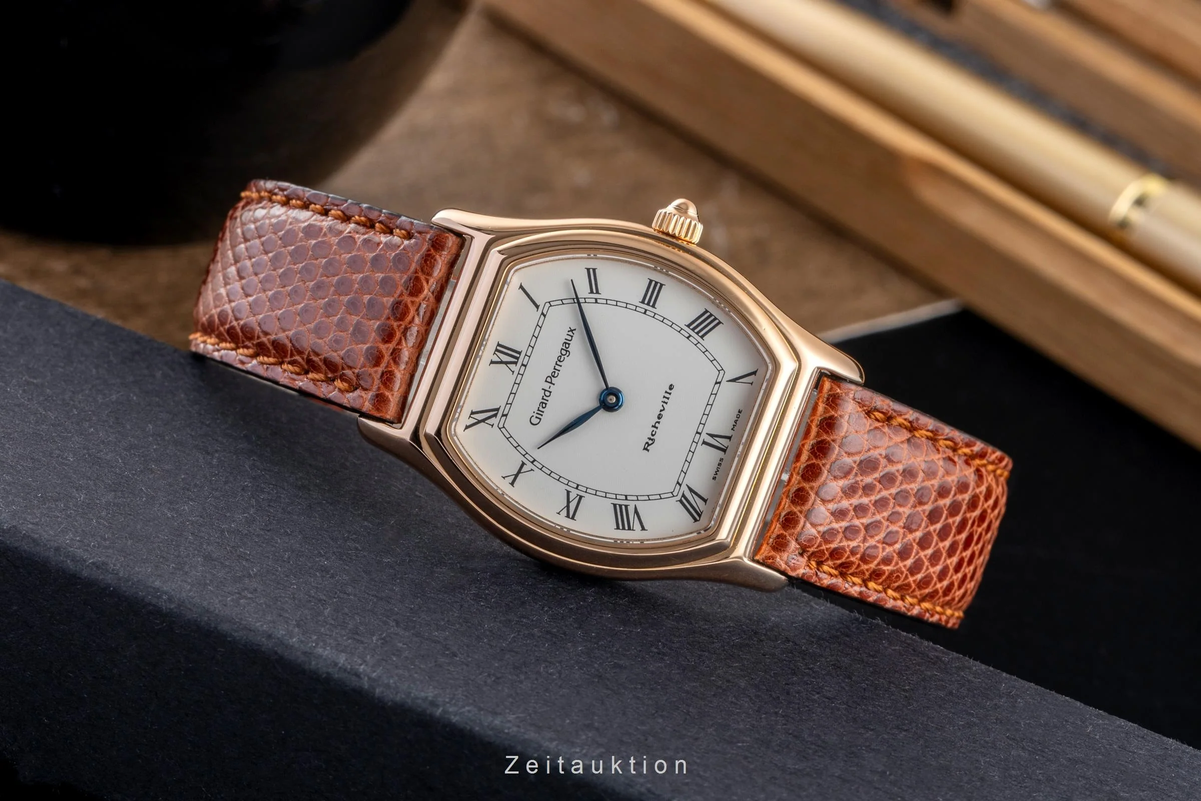 Girard Perregaux Richeville 18 ct red gold quartz women's watch 2600  [2503038] - Image 3