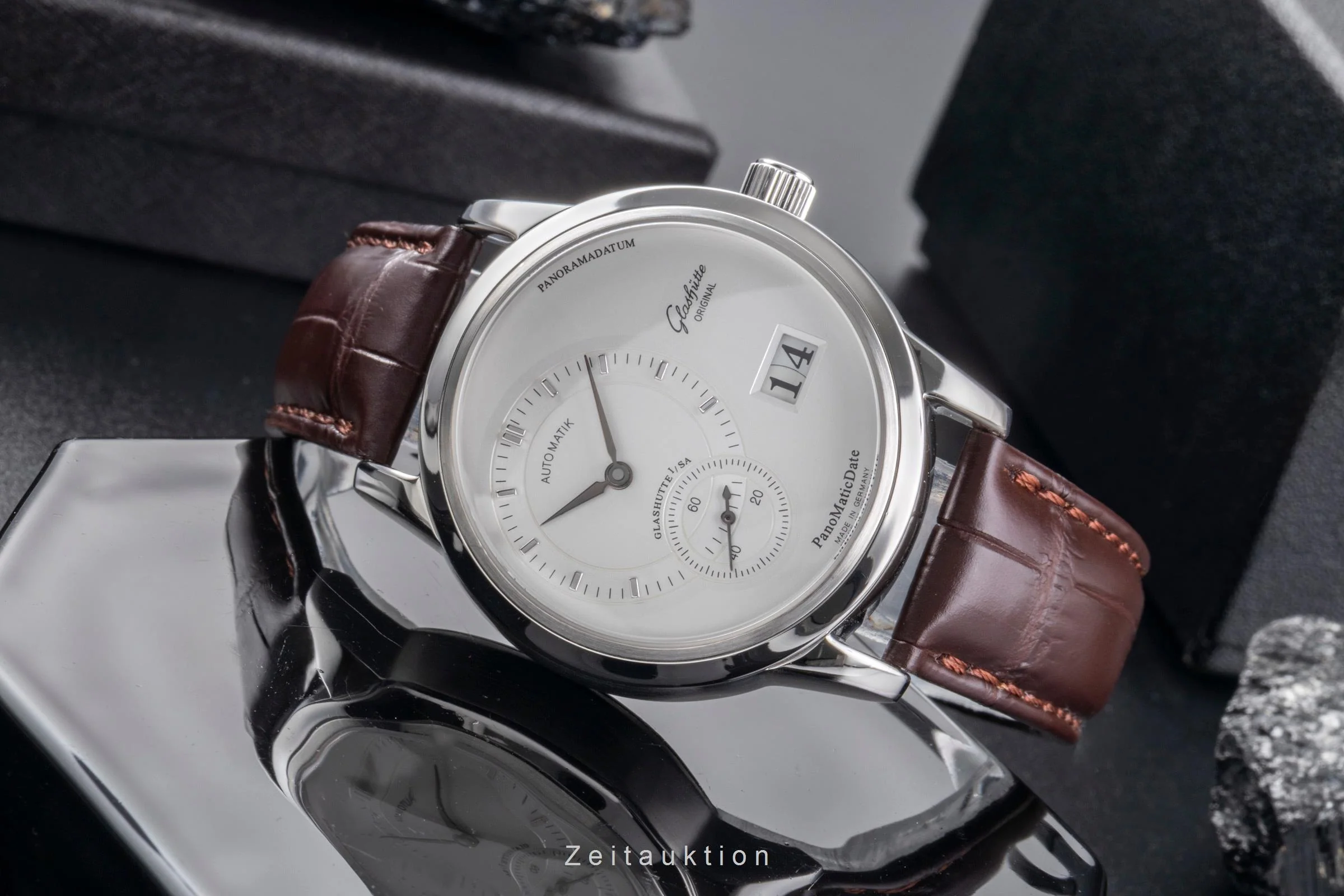 Glashütte PanoMaticDate steel automatic men's watch 90-01-02-02-04  [2505903] - Image 3
