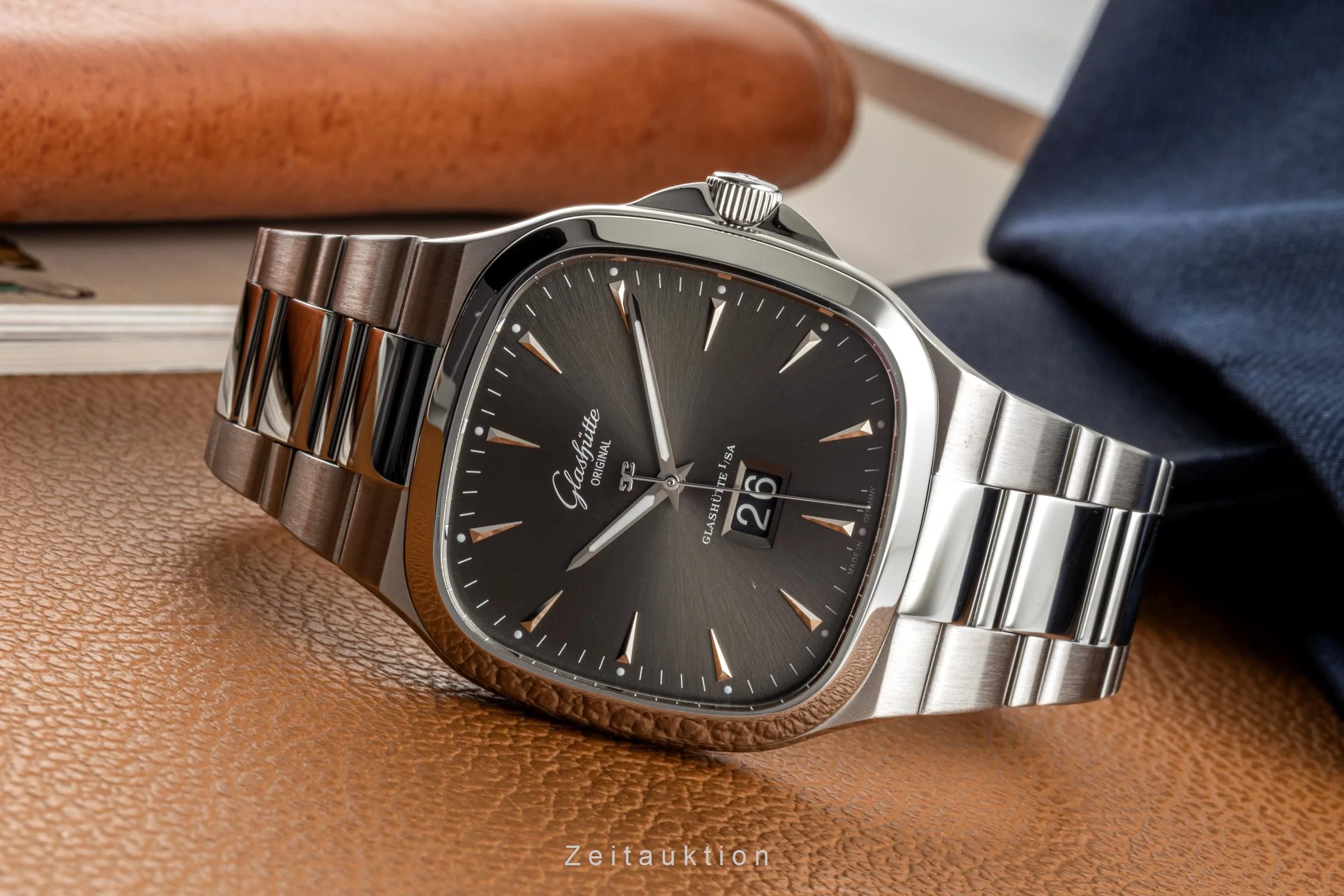 Glashütte Seventies steel automatic men's watch 2-39-47-12-12-14 LP: 10800EUR  [2301432] - Image 2