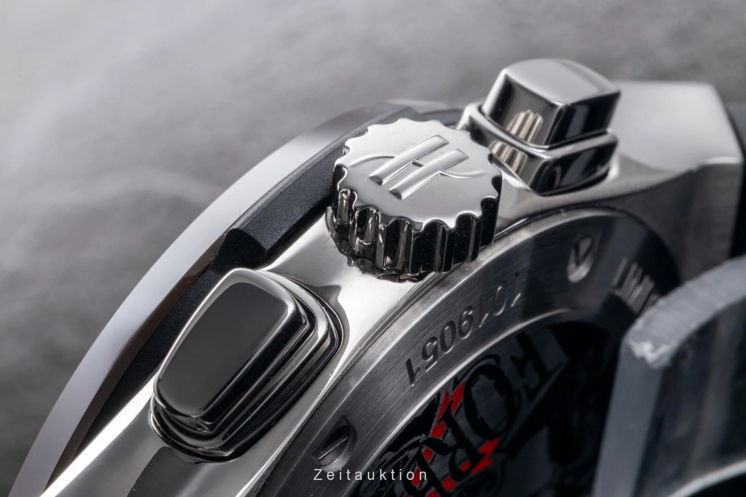 Hublot Classic Fusion chronograph ceramic / titanium automatic men's watch 521.NC.0589.VR.OPX14 Limited  [2506399] - Image 16