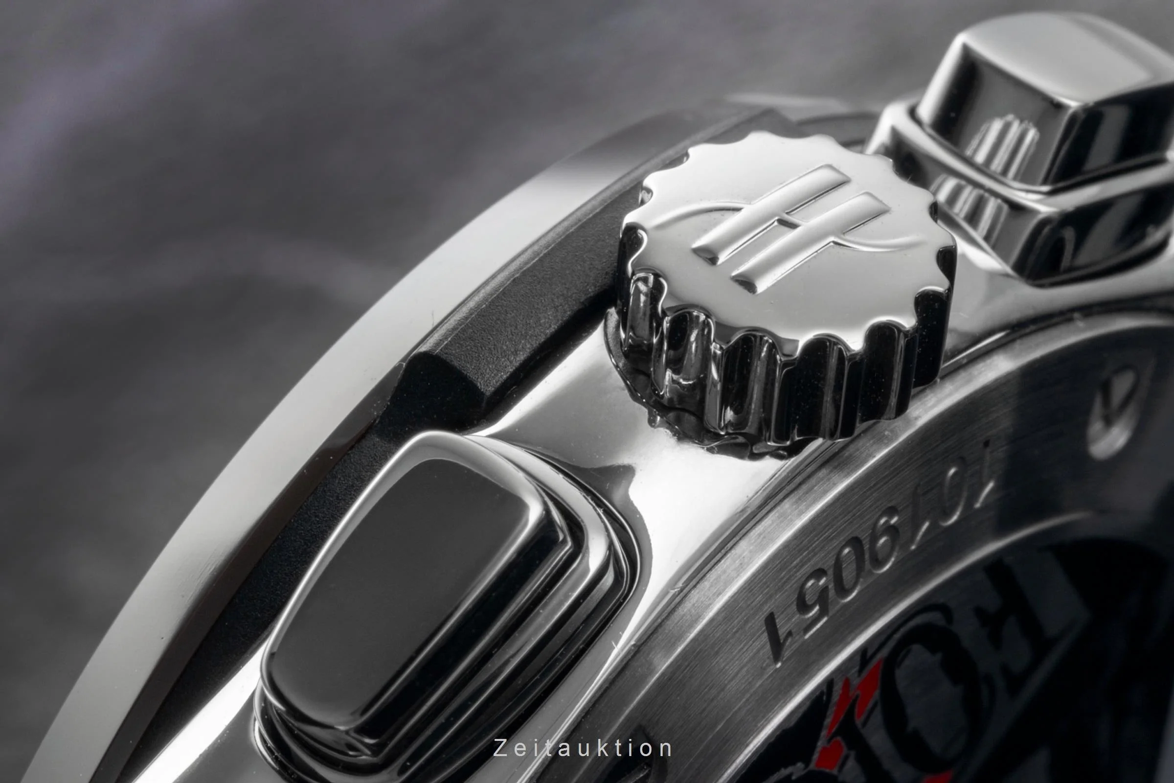 Hublot Classic Fusion chronograph ceramic / titanium automatic men's watch 521.NC.0589.VR.OPX14 Limited  [2506399] - Image 17