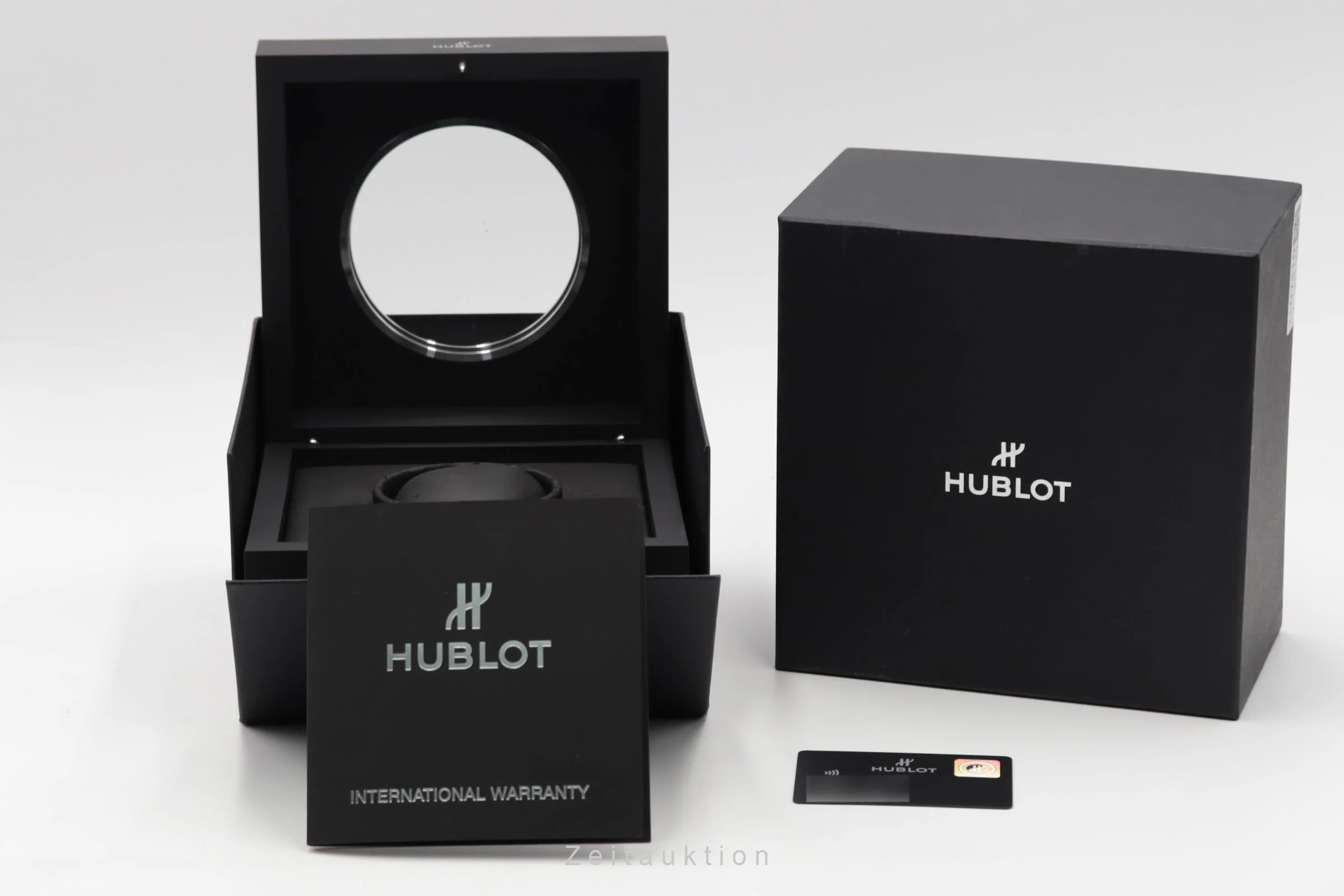 Hublot Classic Fusion titanium automatic men's watch 542.NX.1171.LR  [2507510] - Image 9
