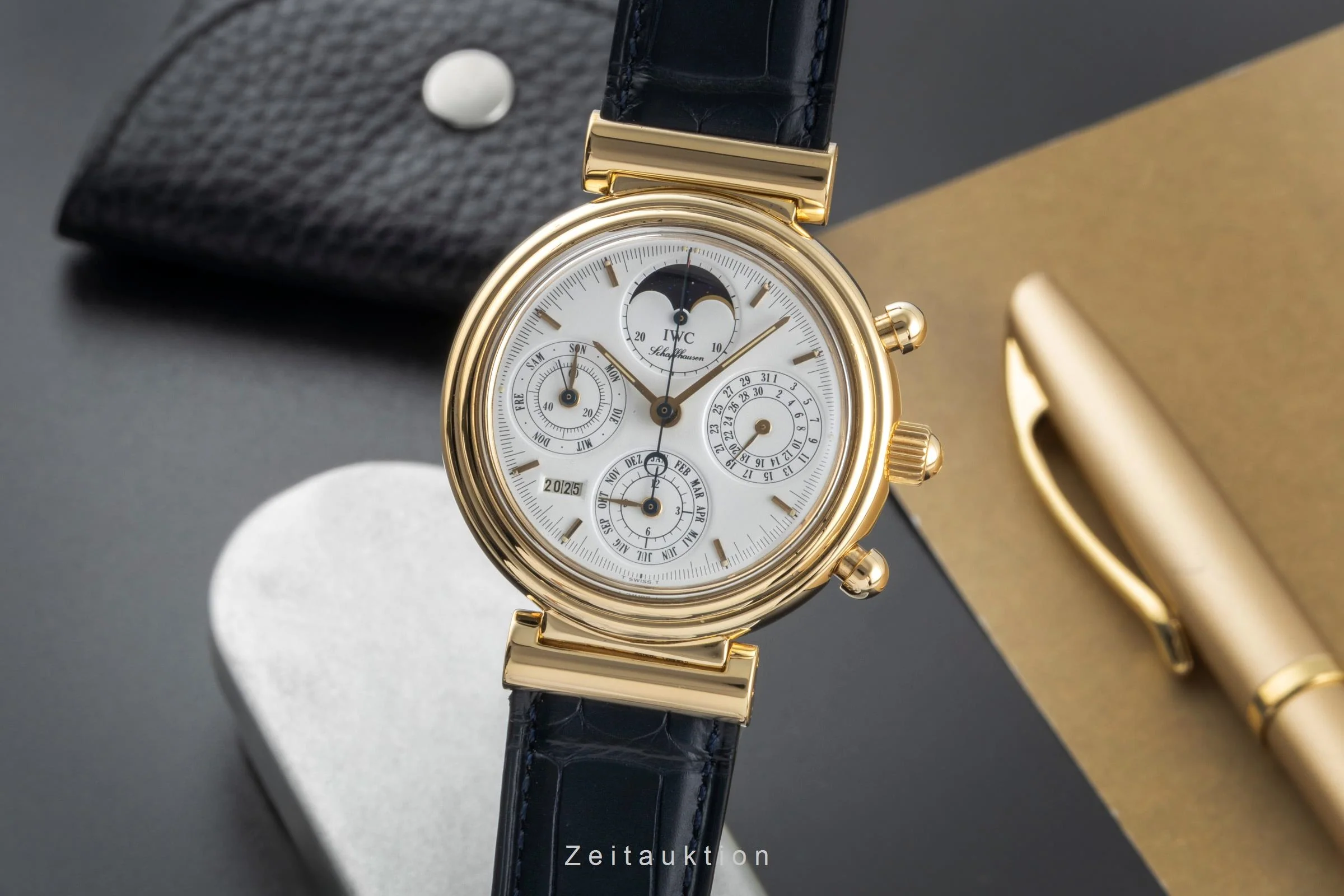 IWC Da Vinci chronograph 18 ct gold automatic men's watch IW375001  [2505606] - Image 2