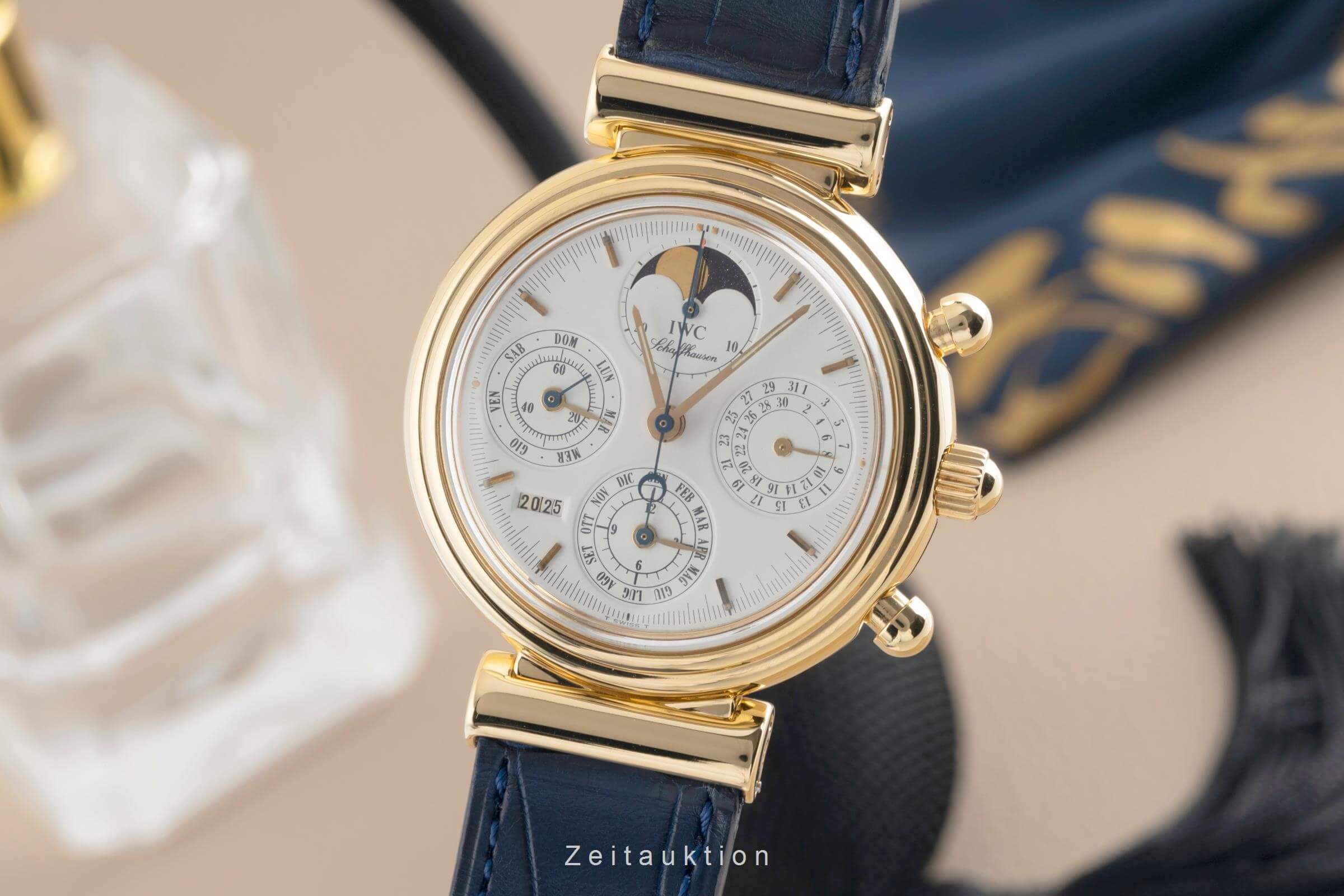 IWC Da Vinci chronograph 18 ct gold automatic men's watch IW375002  [2501679] - Image 2
