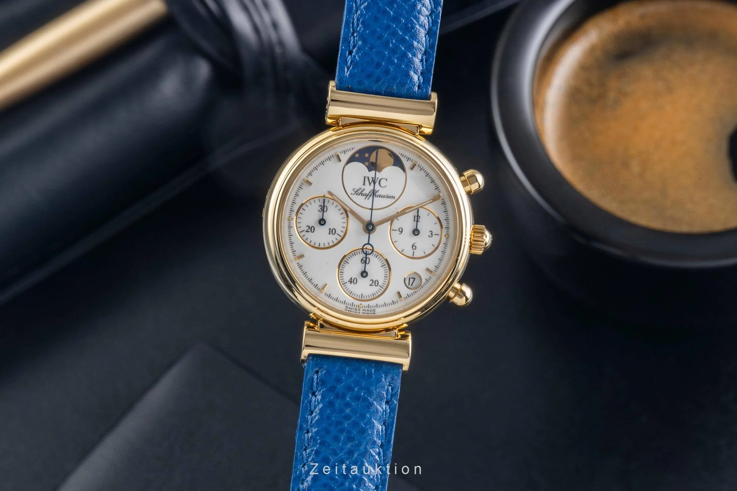 IWC Da Vinci chronograph 18 ct gold quartz women's watch IW373601  [2501304] - Image 2