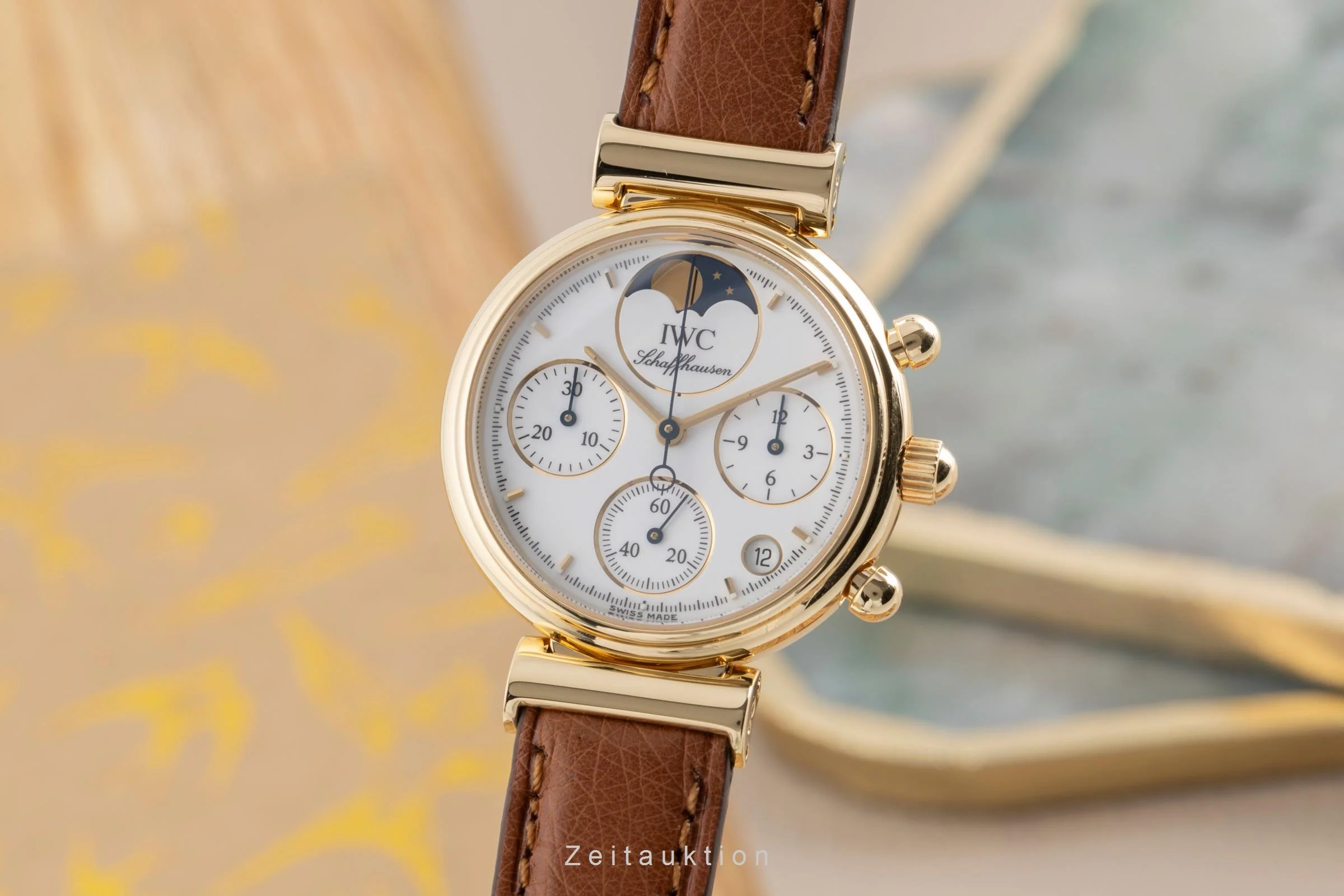 IWC Da Vinci chronograph 18 ct gold quartz women's watch IW373601  [2502139] - Image 2