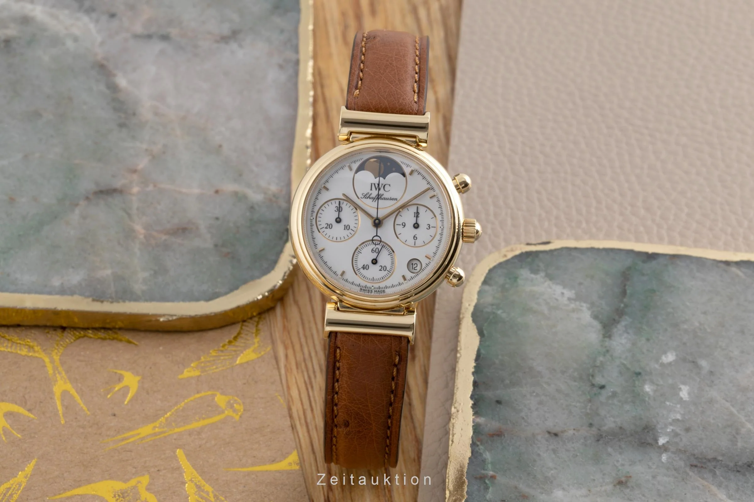 IWC Da Vinci chronograph 18 ct gold quartz women's watch IW373601  [2502139] - Image 4