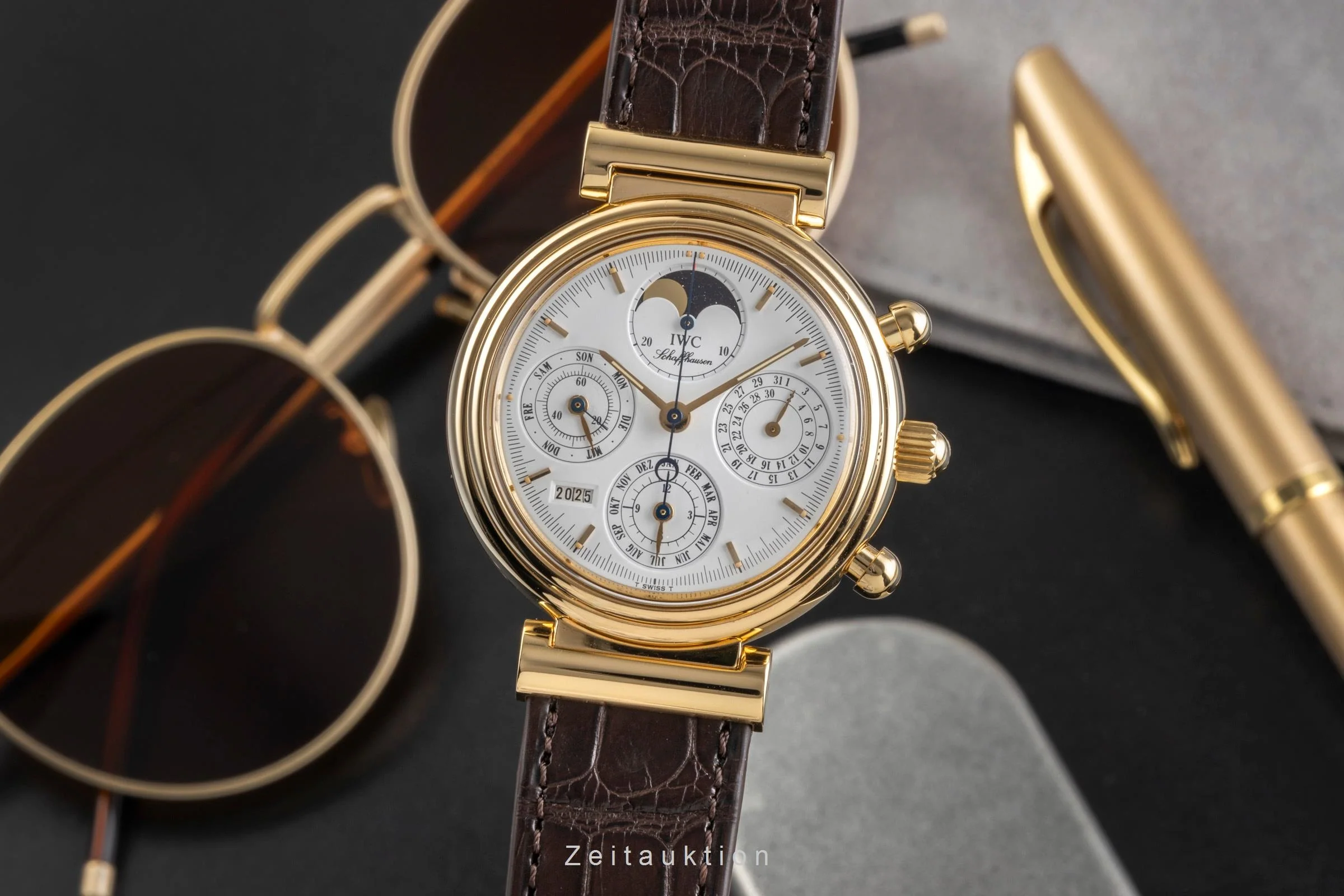 IWC Ewiger Kalender chronograph 18 ct gold automatic men's watch IW375001  [2503284] - Image 2