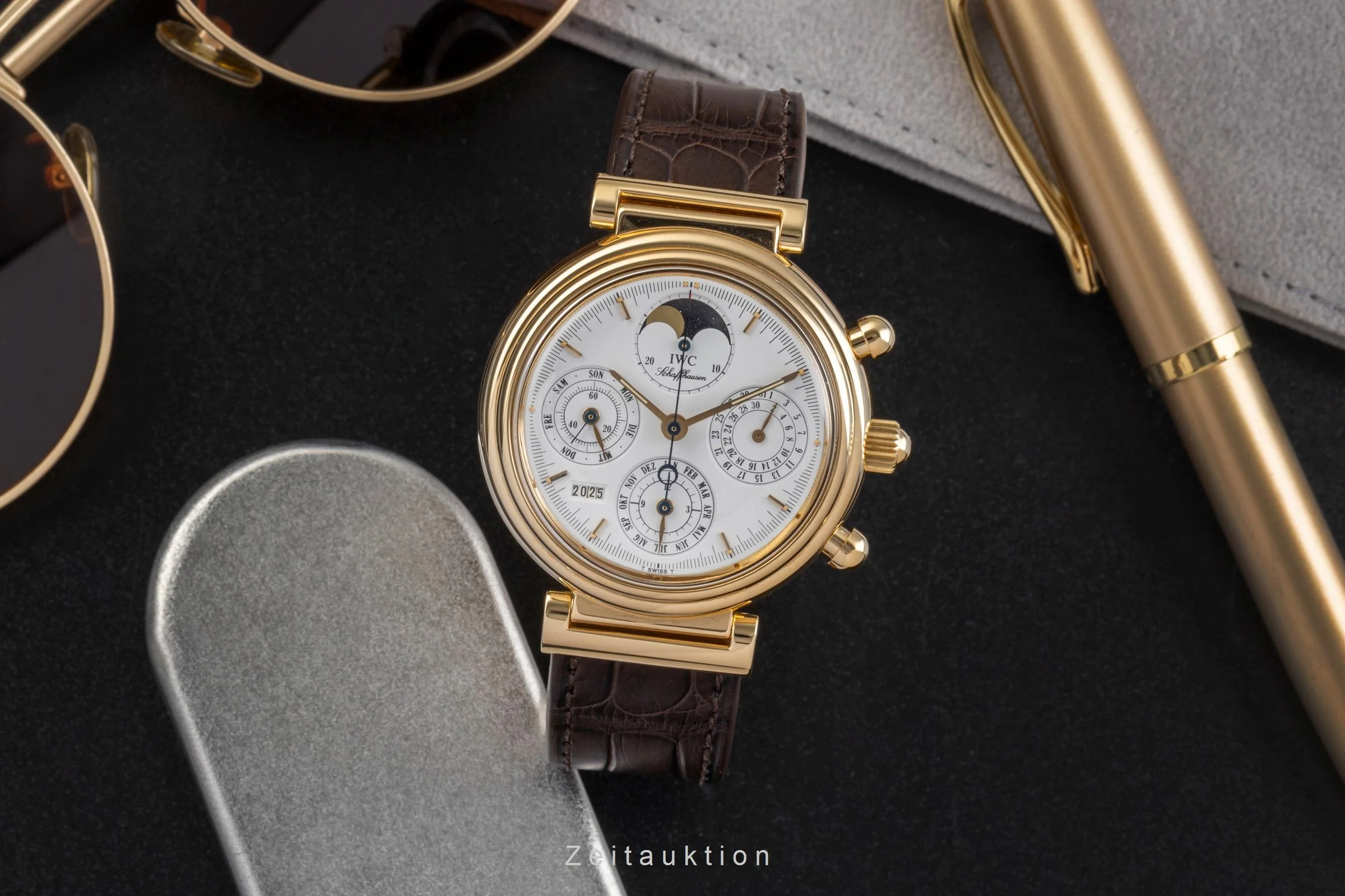 IWC Ewiger Kalender chronograph 18 ct gold automatic men's watch IW375001  [2503284] - Image 4