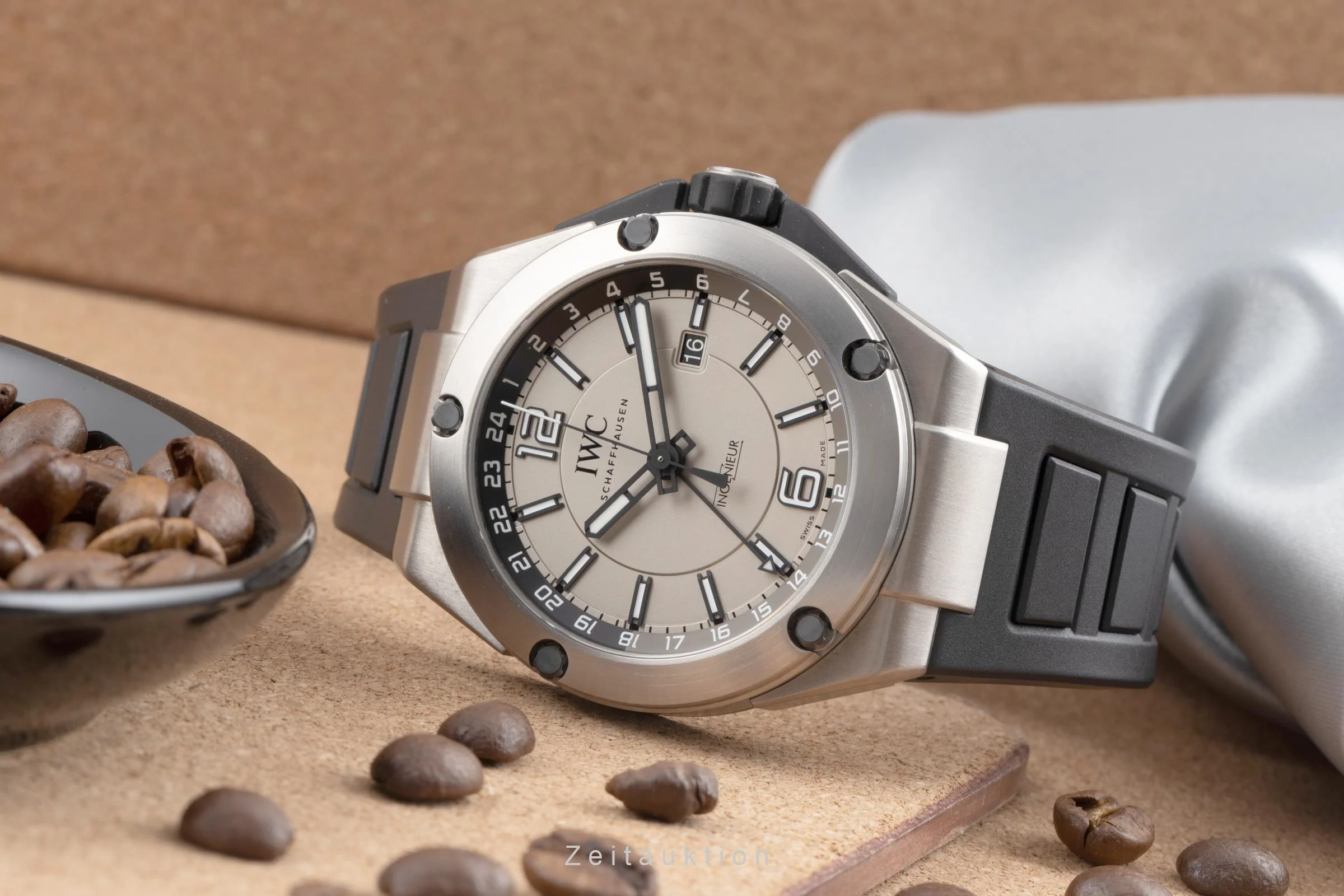 IWC Ingenieur titanium automatic men's watch IW326403  [2506648] - Image 3
