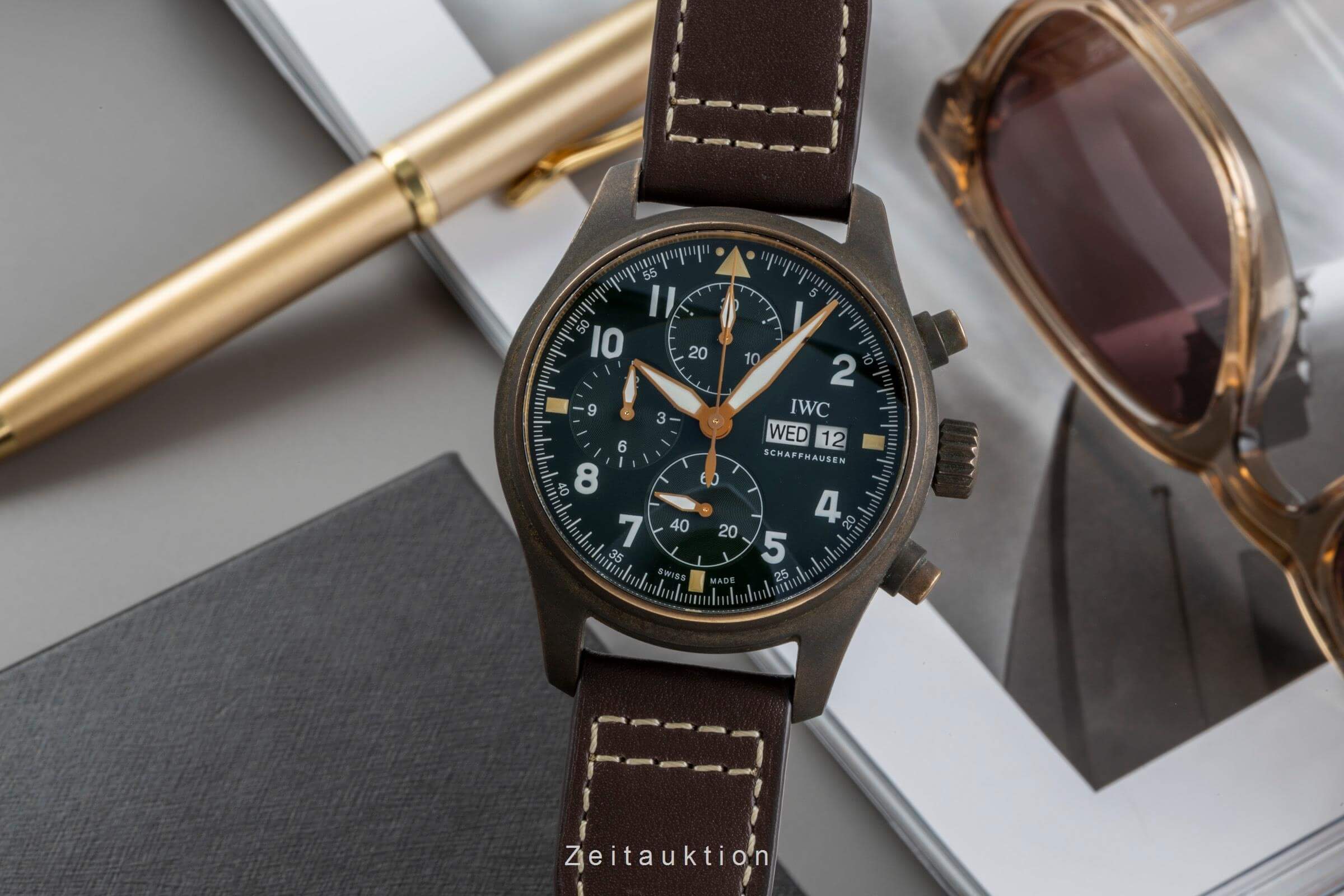 IWC Pilot chronograph bronze automatic men's watch IW387902 LP: 7800EUR  [2502268] - Image 2