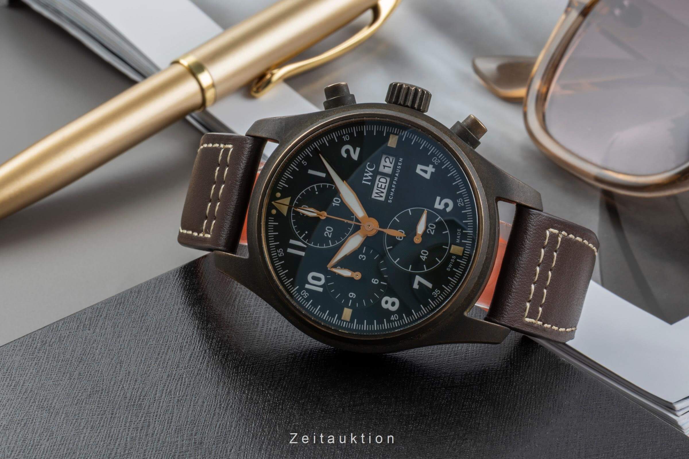 IWC Pilot chronograph bronze automatic men's watch IW387902 LP: 7800EUR  [2502268] - Image 3