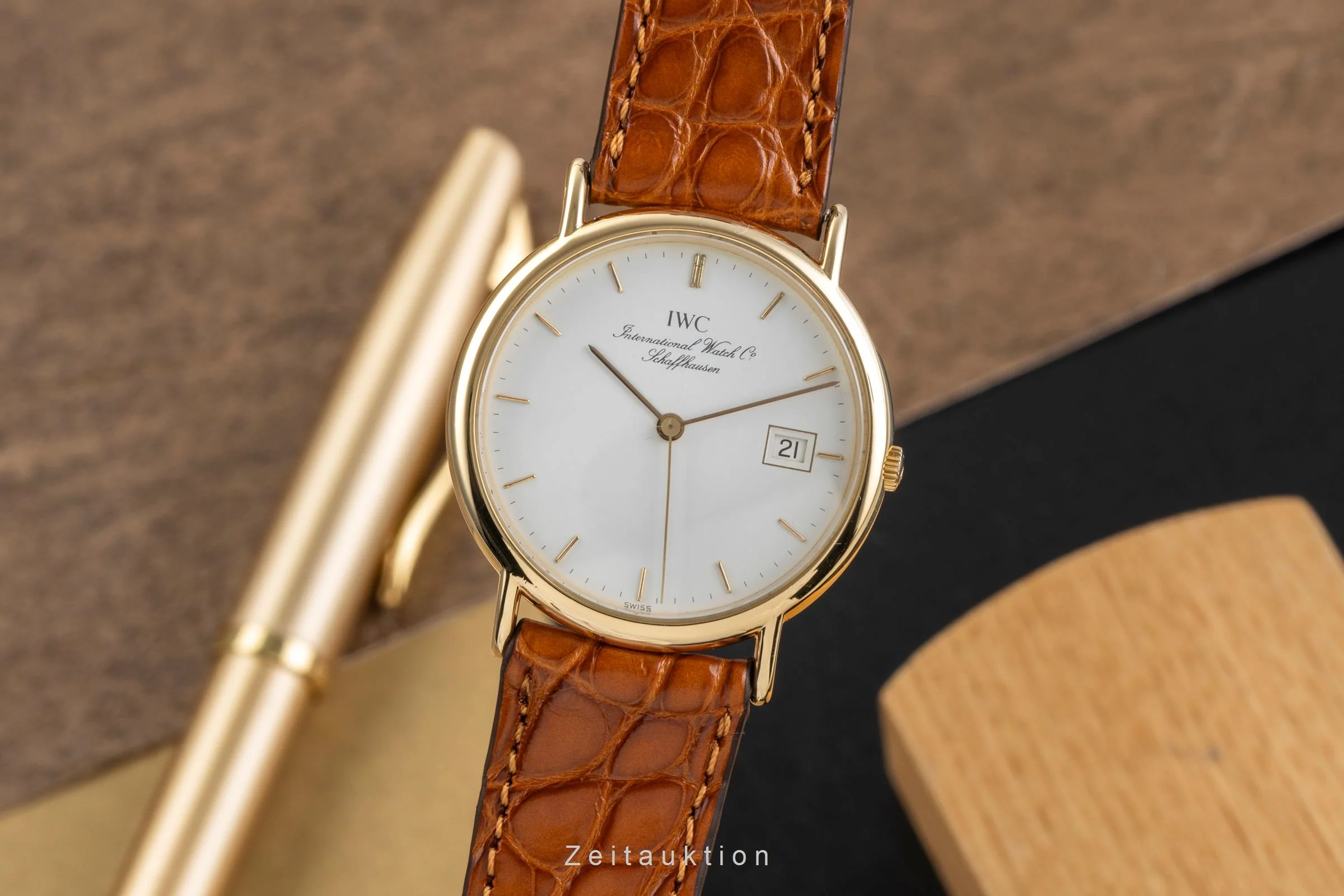IWC Portofino 18 ct gold quartz men's watch IW3331  [2503149] - Image 2