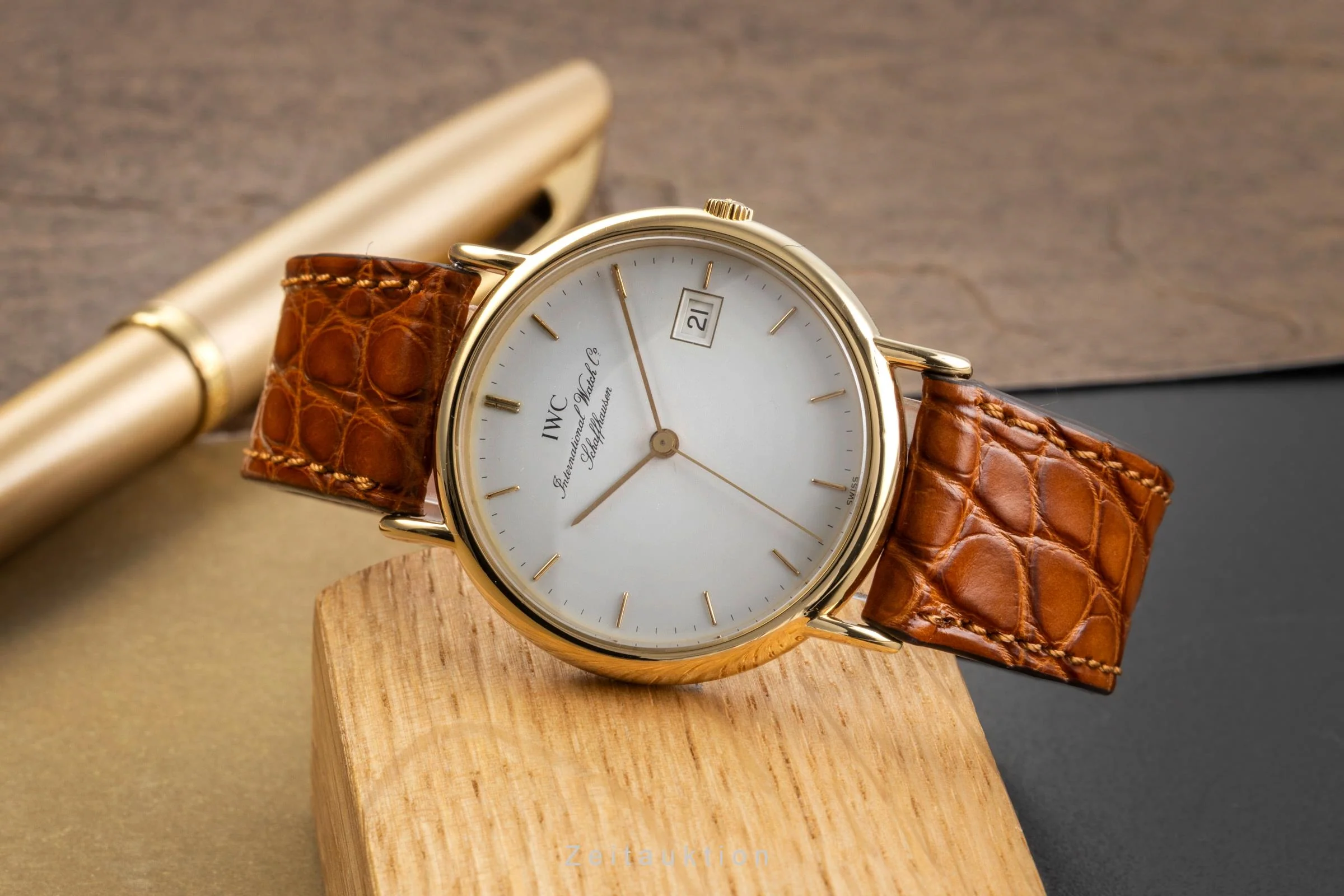 IWC Portofino 18 ct gold quartz men's watch IW3331  [2503149] - Image 3