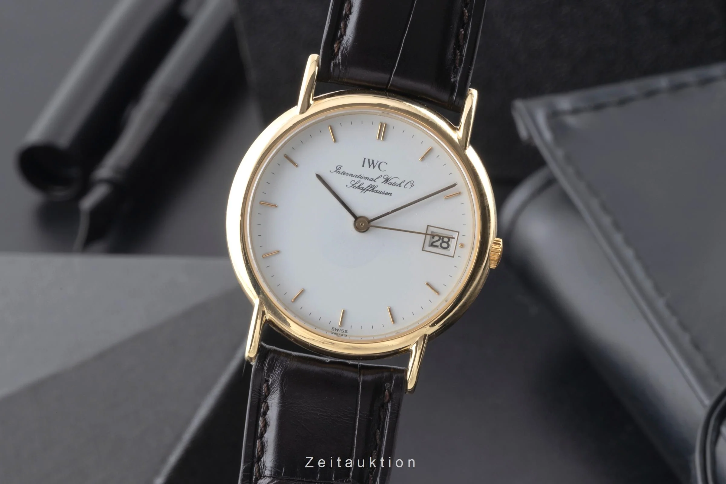 IWC Portofino 18 ct gold quartz women's watch 3332  [2503724] - Image 2