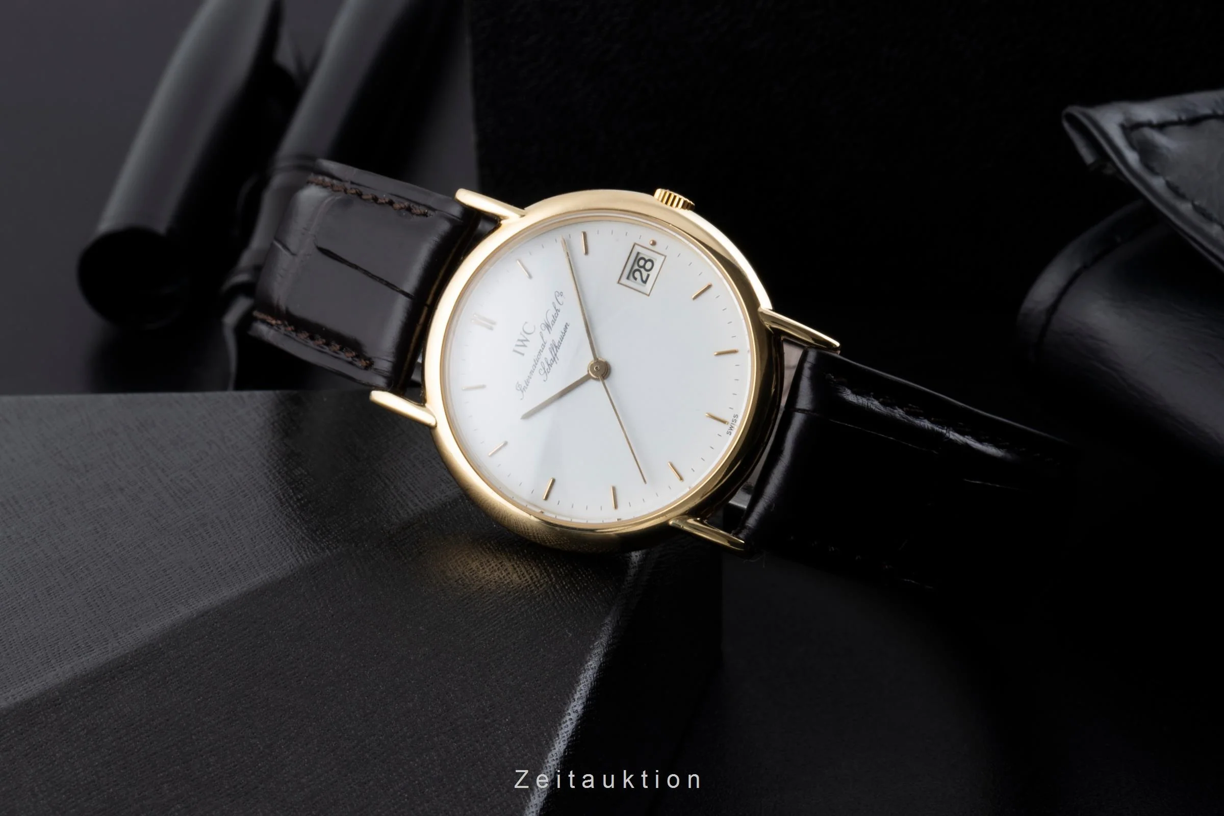 IWC Portofino 18 ct gold quartz women's watch 3332  [2503724] - Image 3