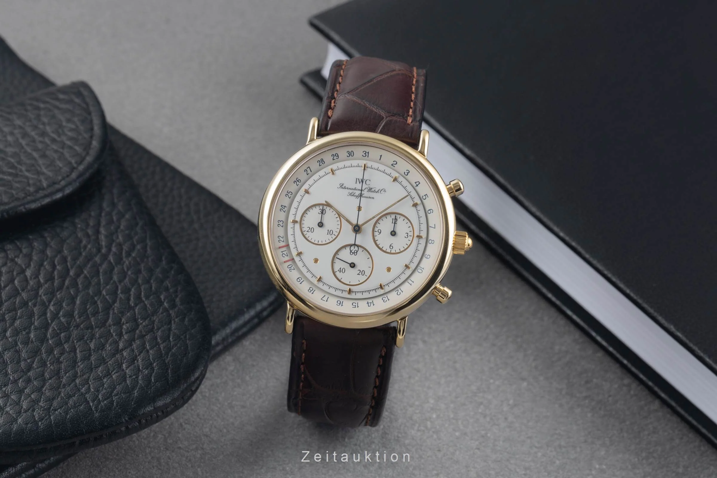 IWC Portofino chronograph 18 ct gold quartz men's watch IW373101  [2501132] - Image 4