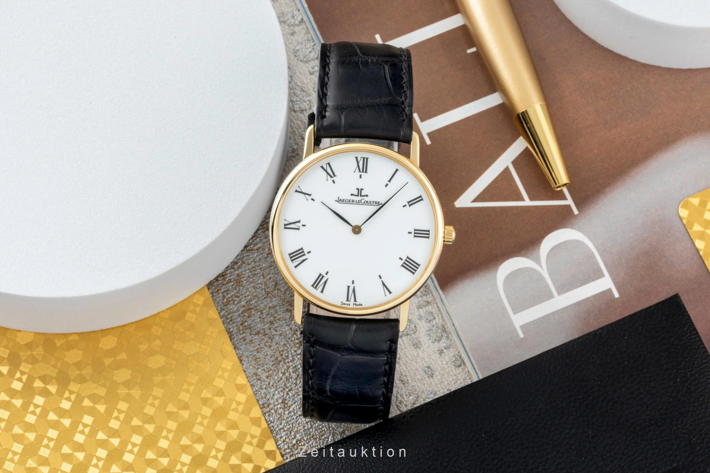 Jaeger LeCoultre Classique Ultra Thin 18 ct gold quartz men's watch 111.1.09  [2401475] - Image 3