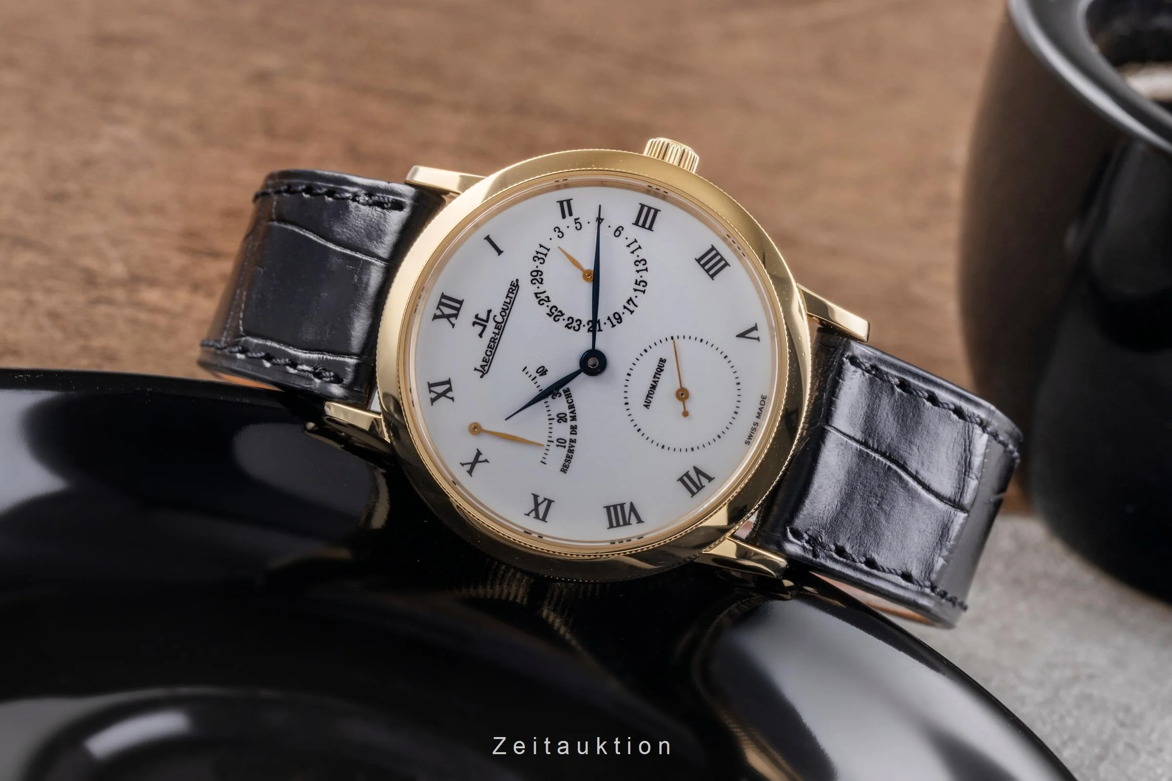 Jaeger LeCoultre Gentilhomme 18 ct gold automatic men's watch 155.140.930  , 155.1.93  [2505037] - Image 3