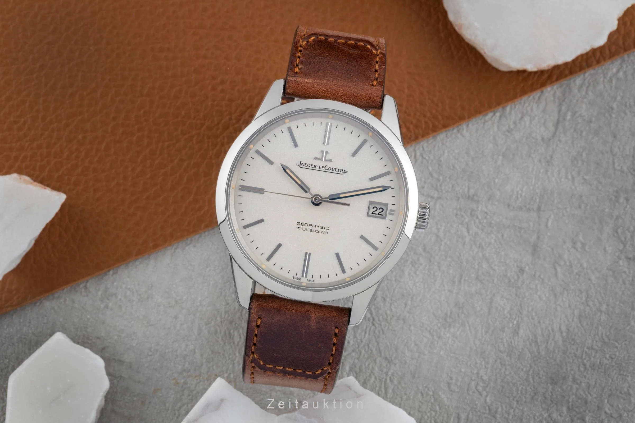 Jaeger LeCoultre Geophysic steel automatic men's watch Q8018420 501.8.T0.S  [2507390] - Image 4