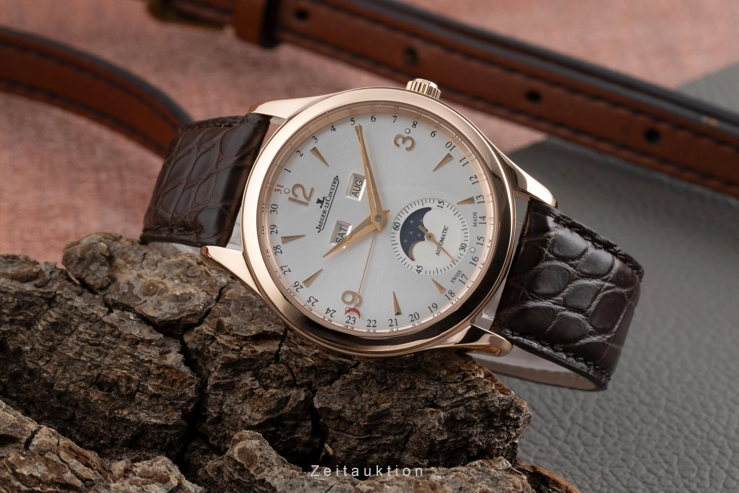 Jaeger LeCoultre Master Calendar 18 ct red gold automatic men's watch Q1552520  176.2.12.S LP: 33500EUR  [2502629] - Image 3