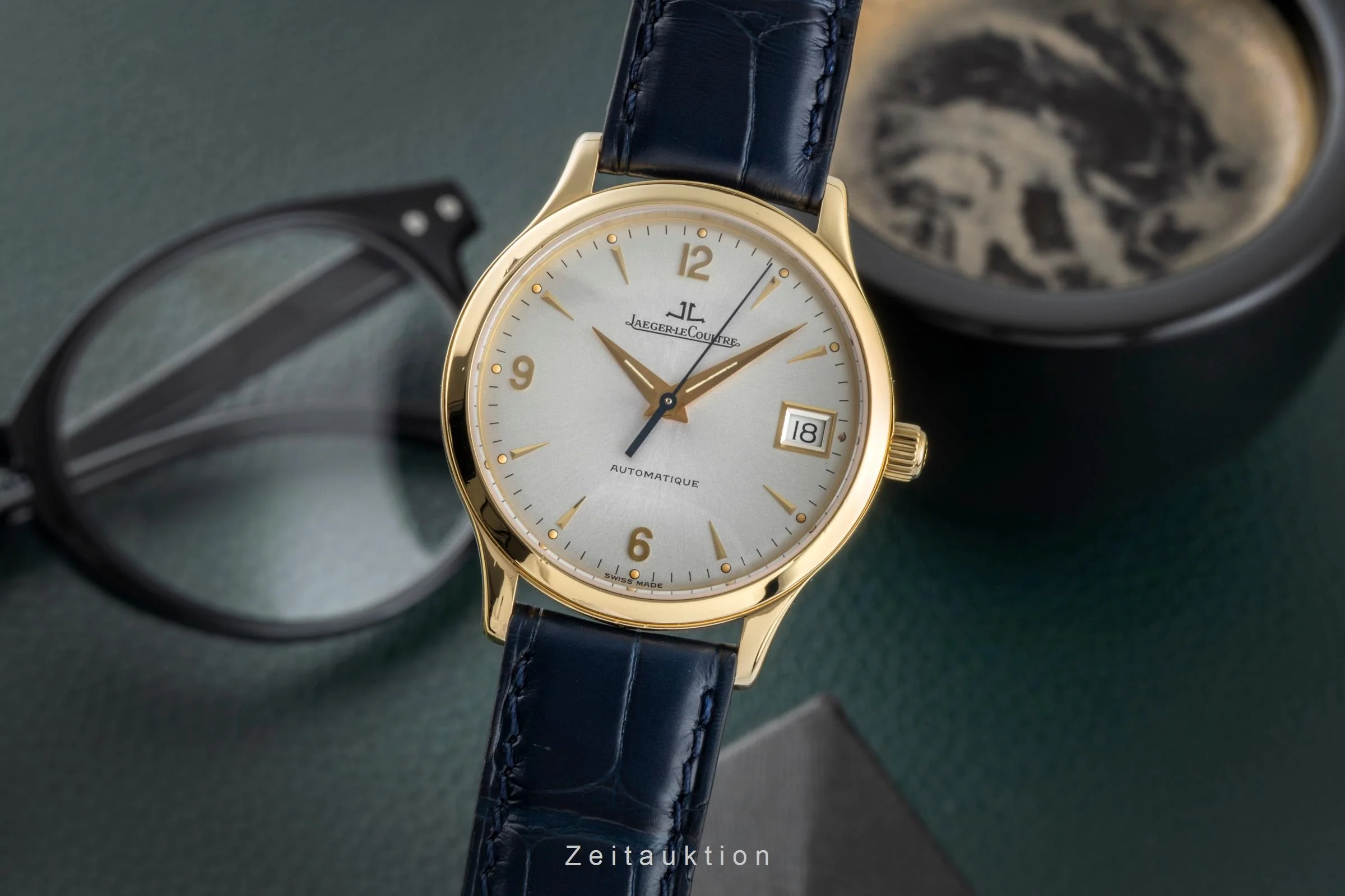 Jaeger LeCoultre Master Control 18 ct gold automatic men's watch 145.1.89  [2505735] - Image 2
