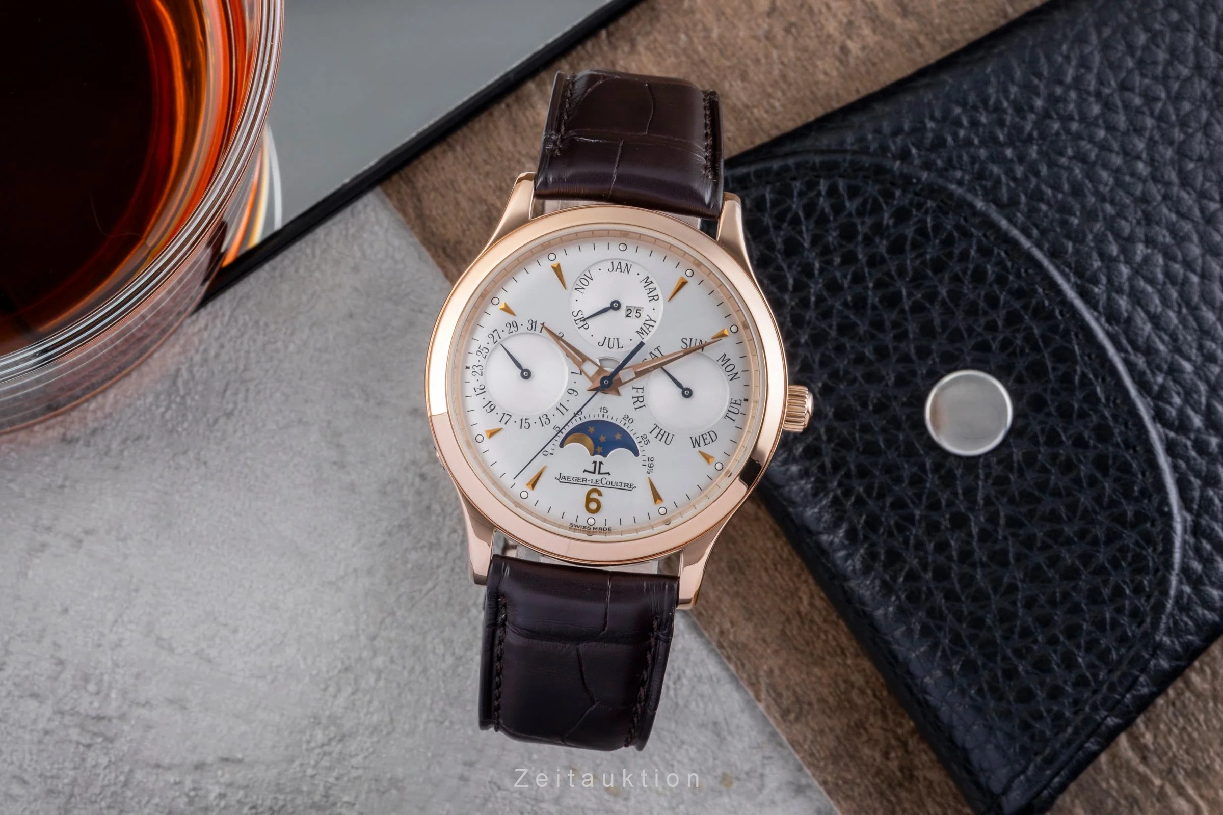 Jaeger LeCoultre Master Control 18 ct red gold automatic men's watch 140.2.80  [2505400] - Image 4